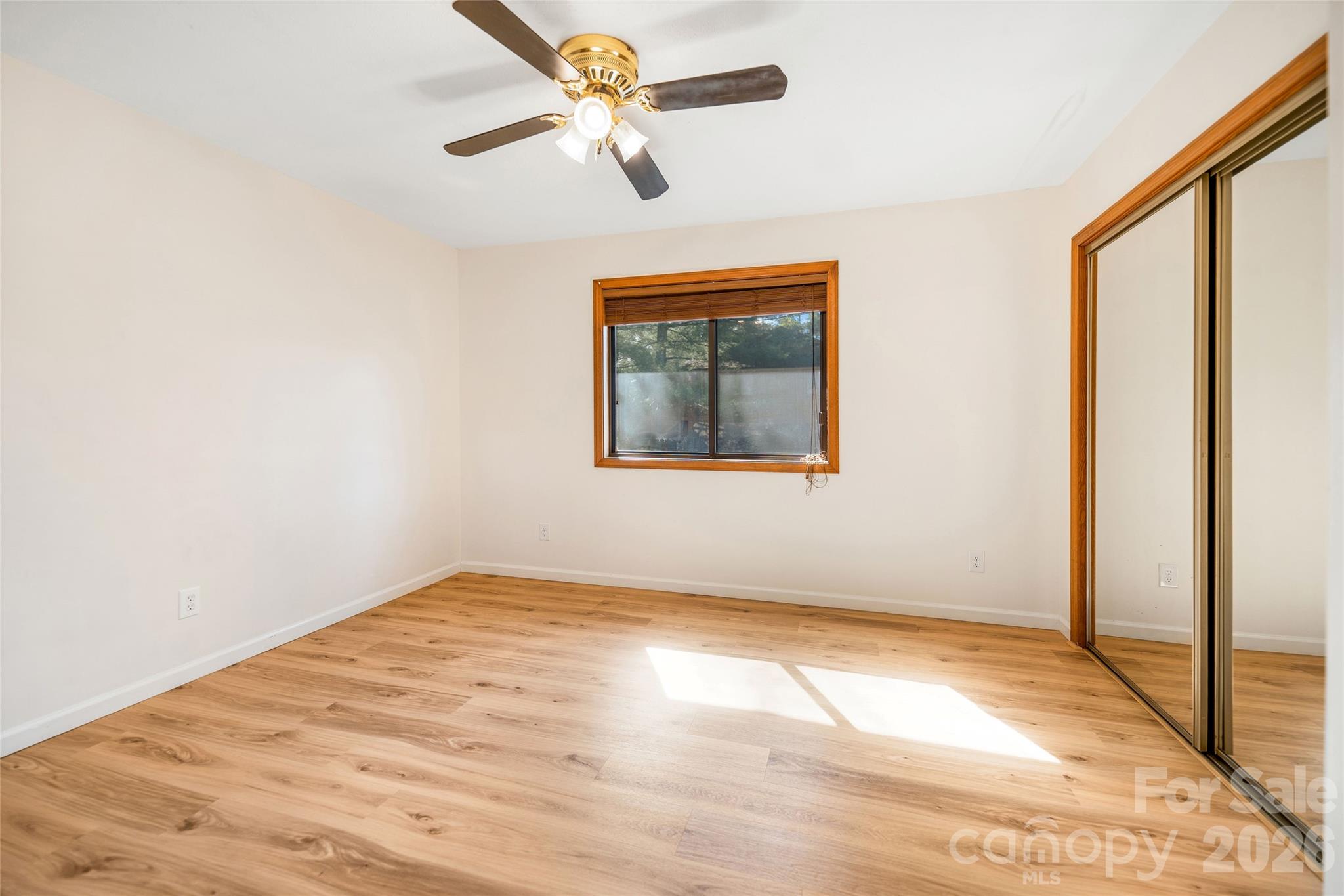 Bedroom - 521 Courtwood Lane, Hendersonville