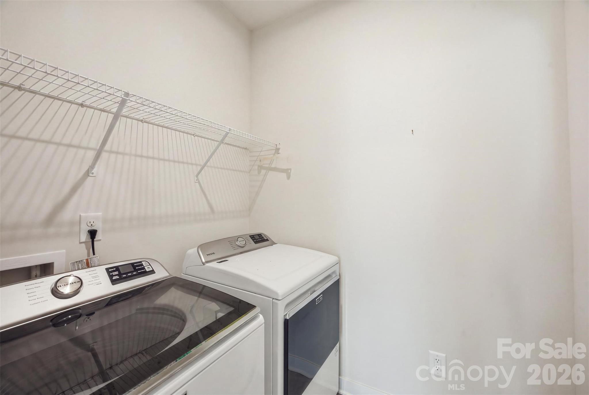 Laundry on main level - 6428 Cambridge Drive, Harrisburg