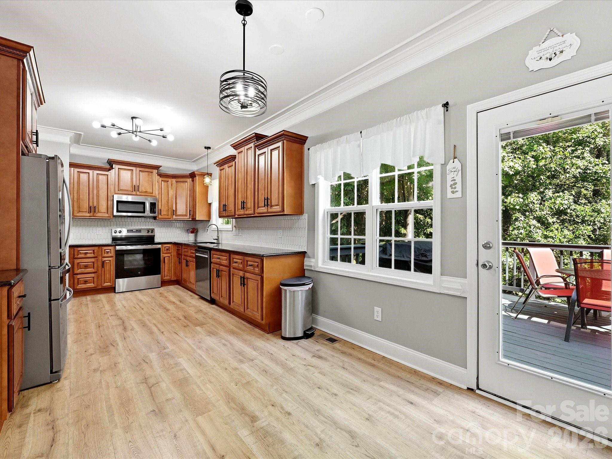 Single Family Residence at 1401 Wall Street, Waxhaw, photo 10 of 45