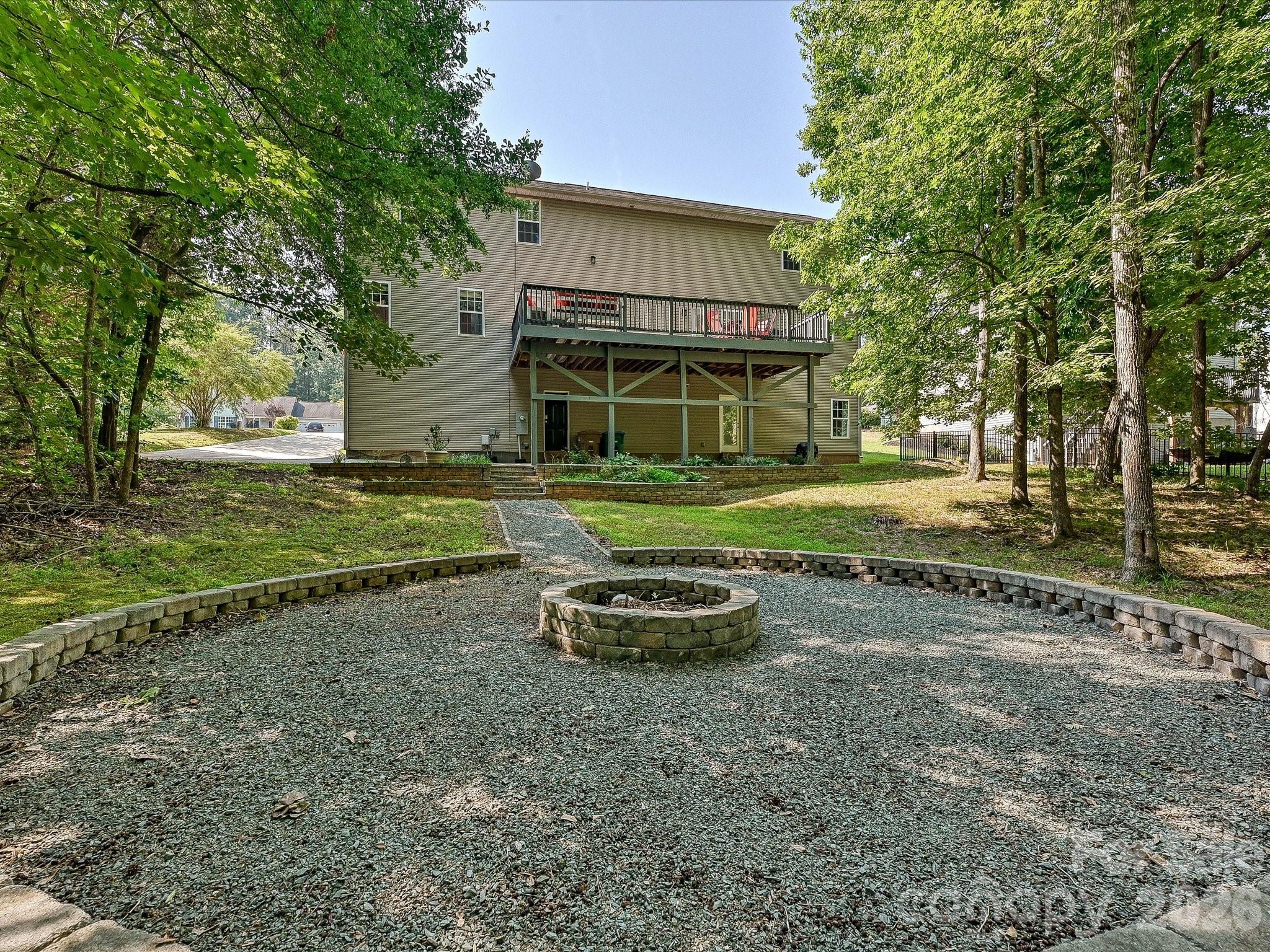 Single Family Residence at 1401 Wall Street, Waxhaw, photo 43 of 45