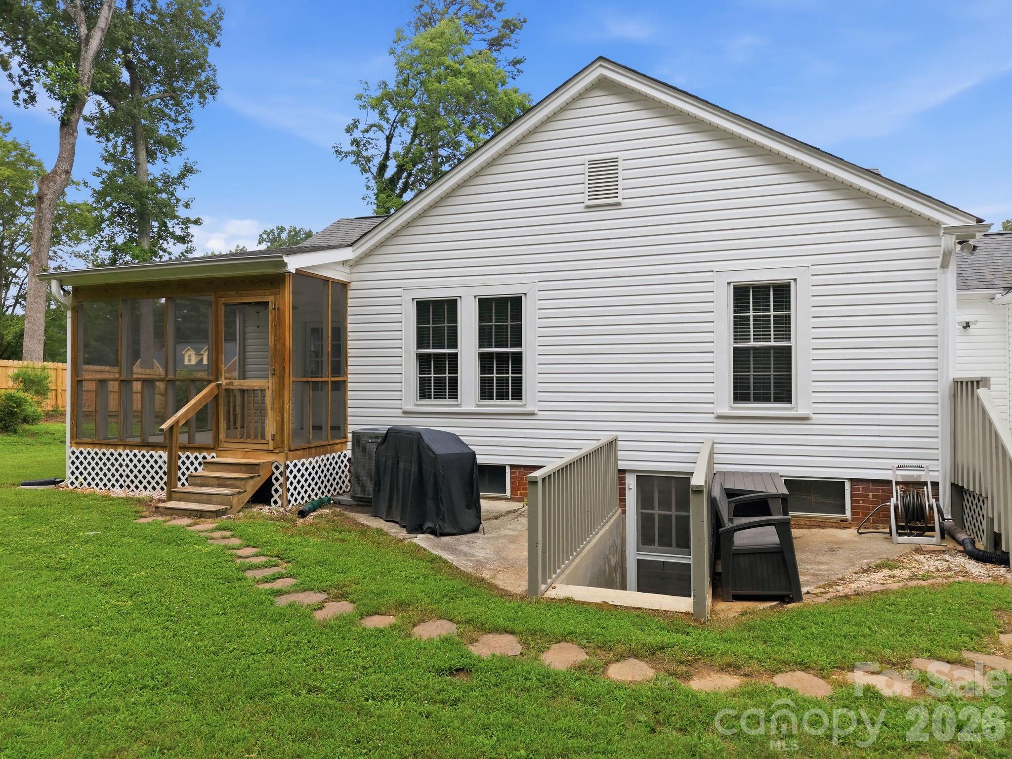 Single Family Residence at 403 W Peeler Street, Salisbury, photo 39 of 48