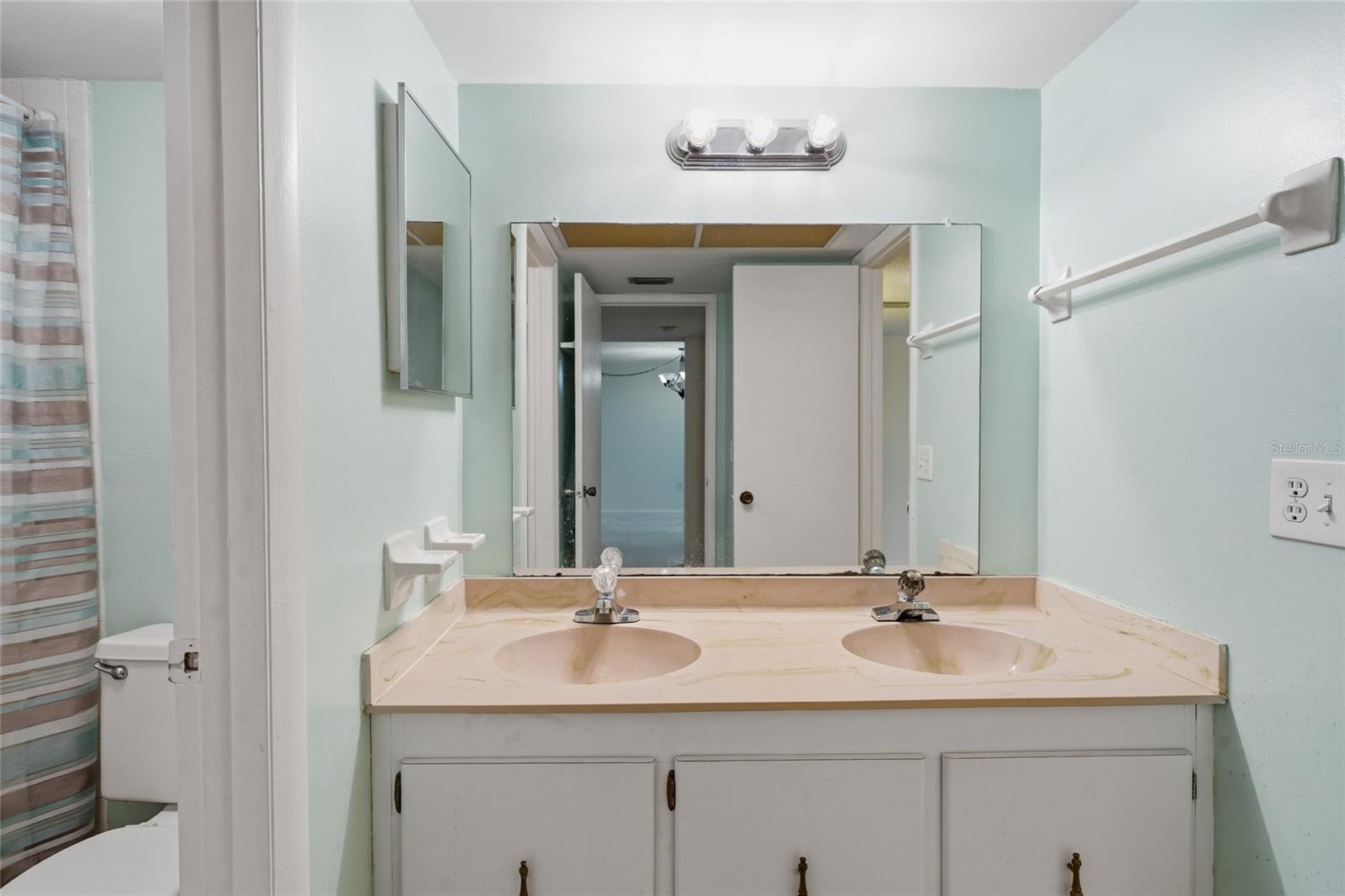 Condominium at 4900 38TH WAY S #404, ST PETERSBURG, photo 8 of 38
