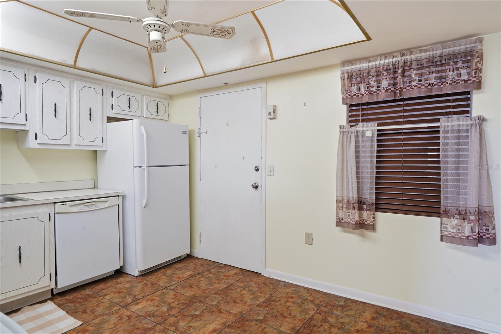 Condominium at 4900 38TH WAY S #404, ST PETERSBURG, photo 12 of 38