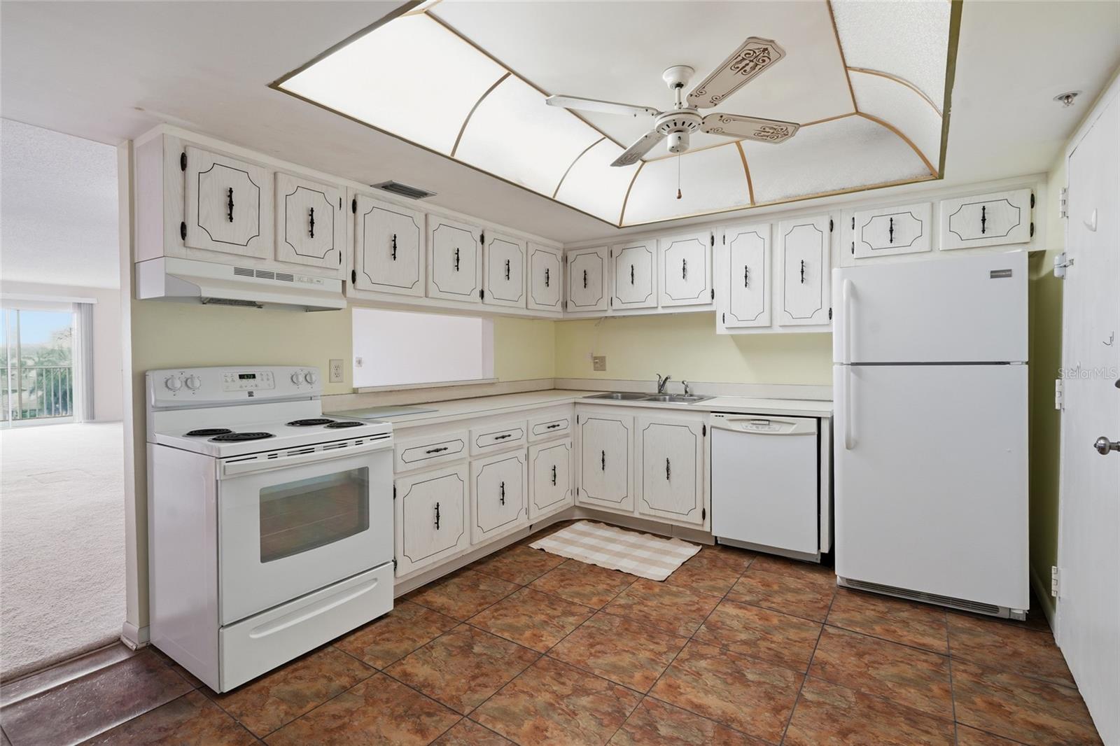 Condominium at 4900 38TH WAY S #404, ST PETERSBURG, photo 13 of 38