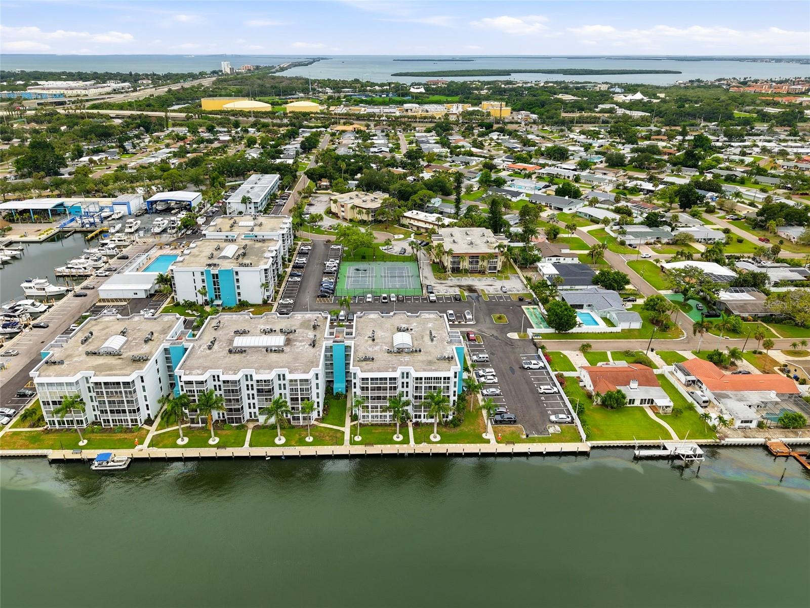 Condominium at 4900 38TH WAY S #404, ST PETERSBURG, photo 33 of 38