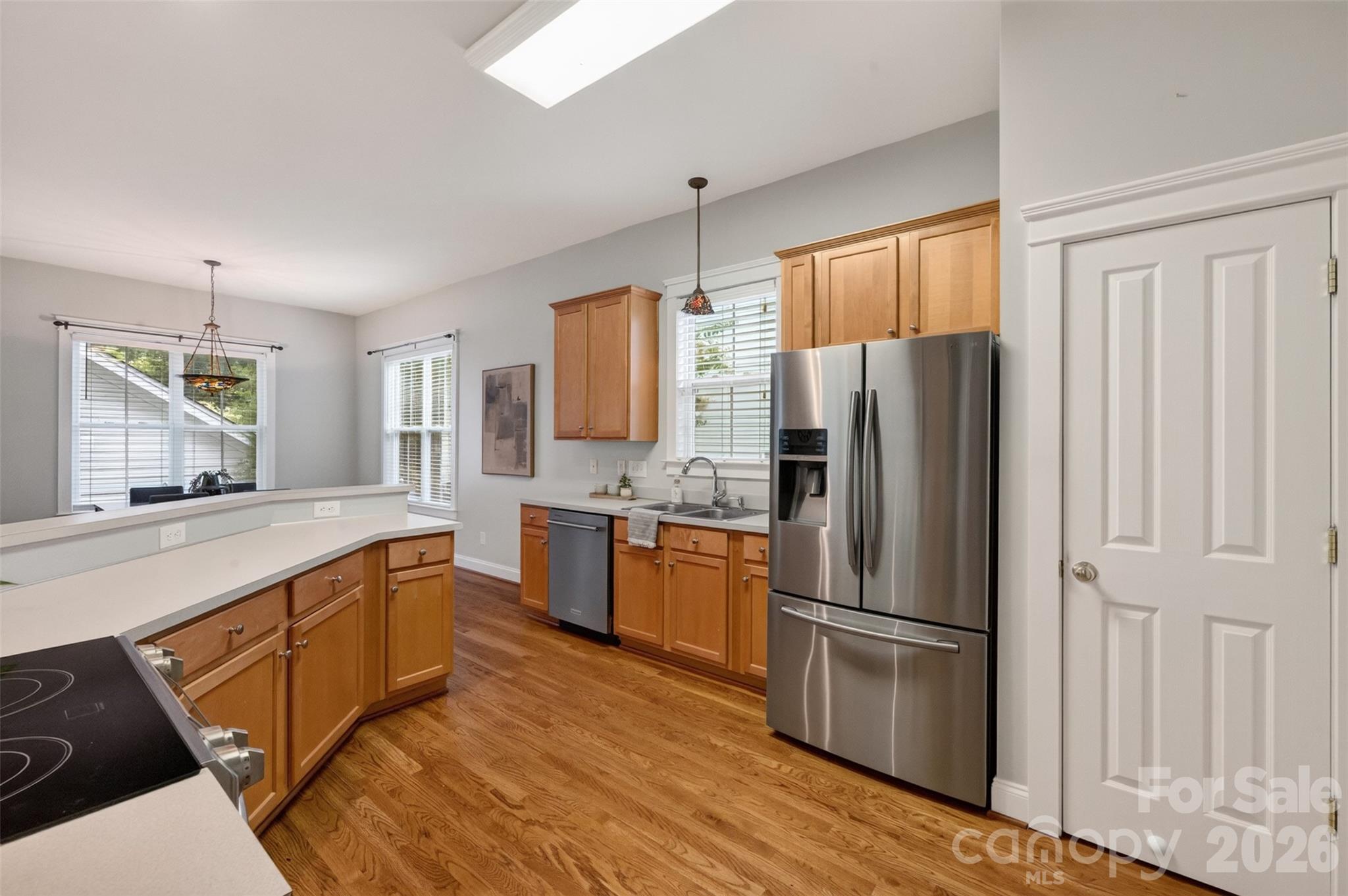 Large Open Kitchen - 15829 Trenton Place Road, Huntersville