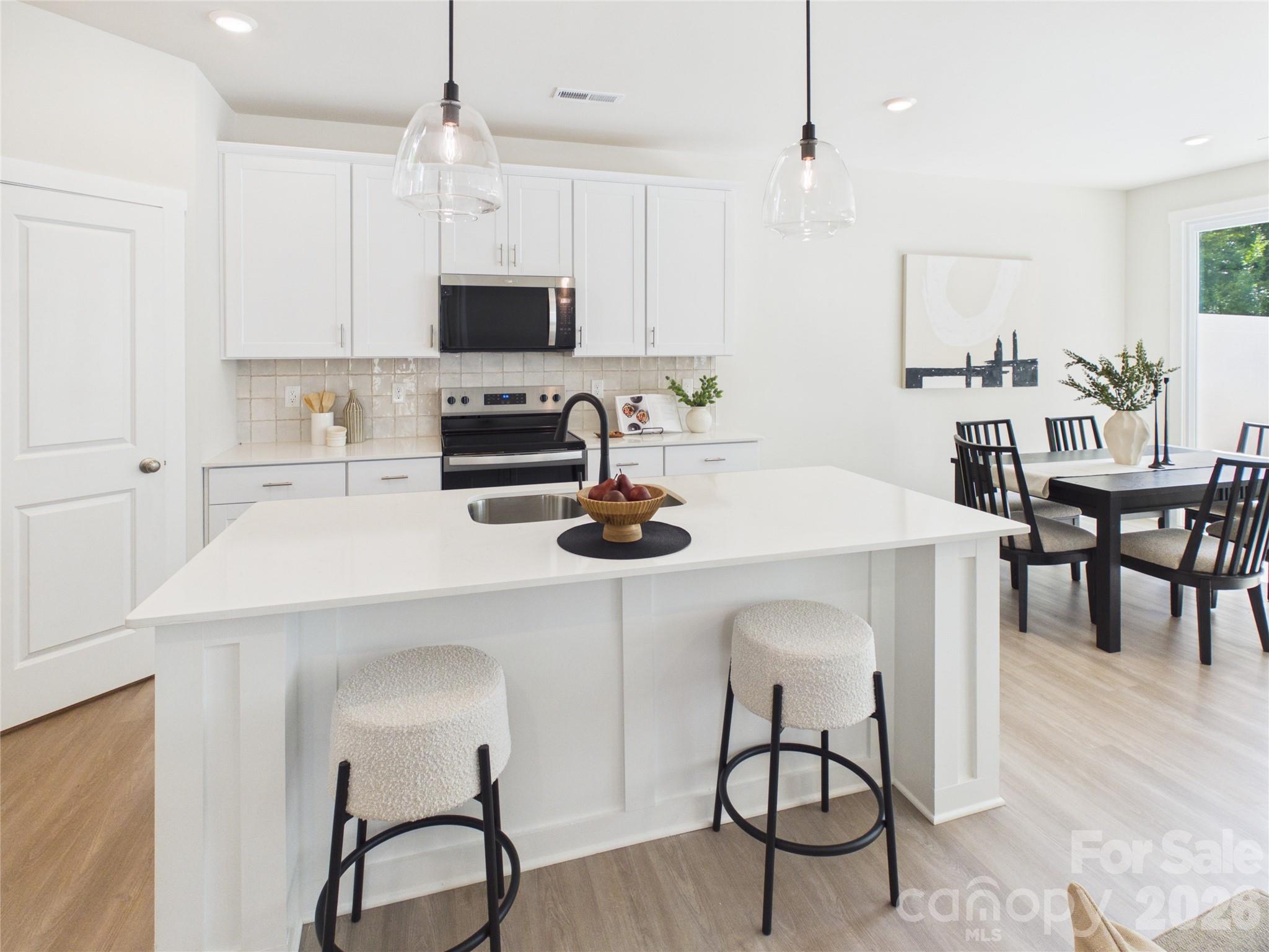 Townhouse at 105 Dilling Street N, Kings Mountain, photo 5 of 31