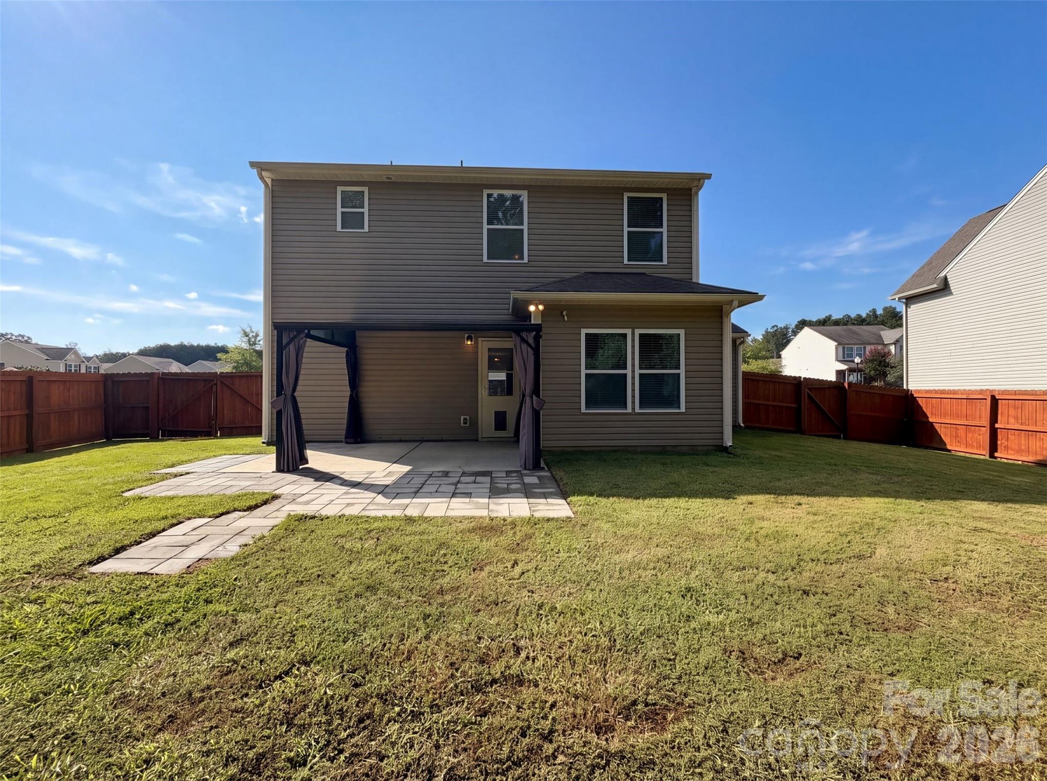 Single Family Residence at 2618 Courtland Drive, Clover, photo 5 of 17