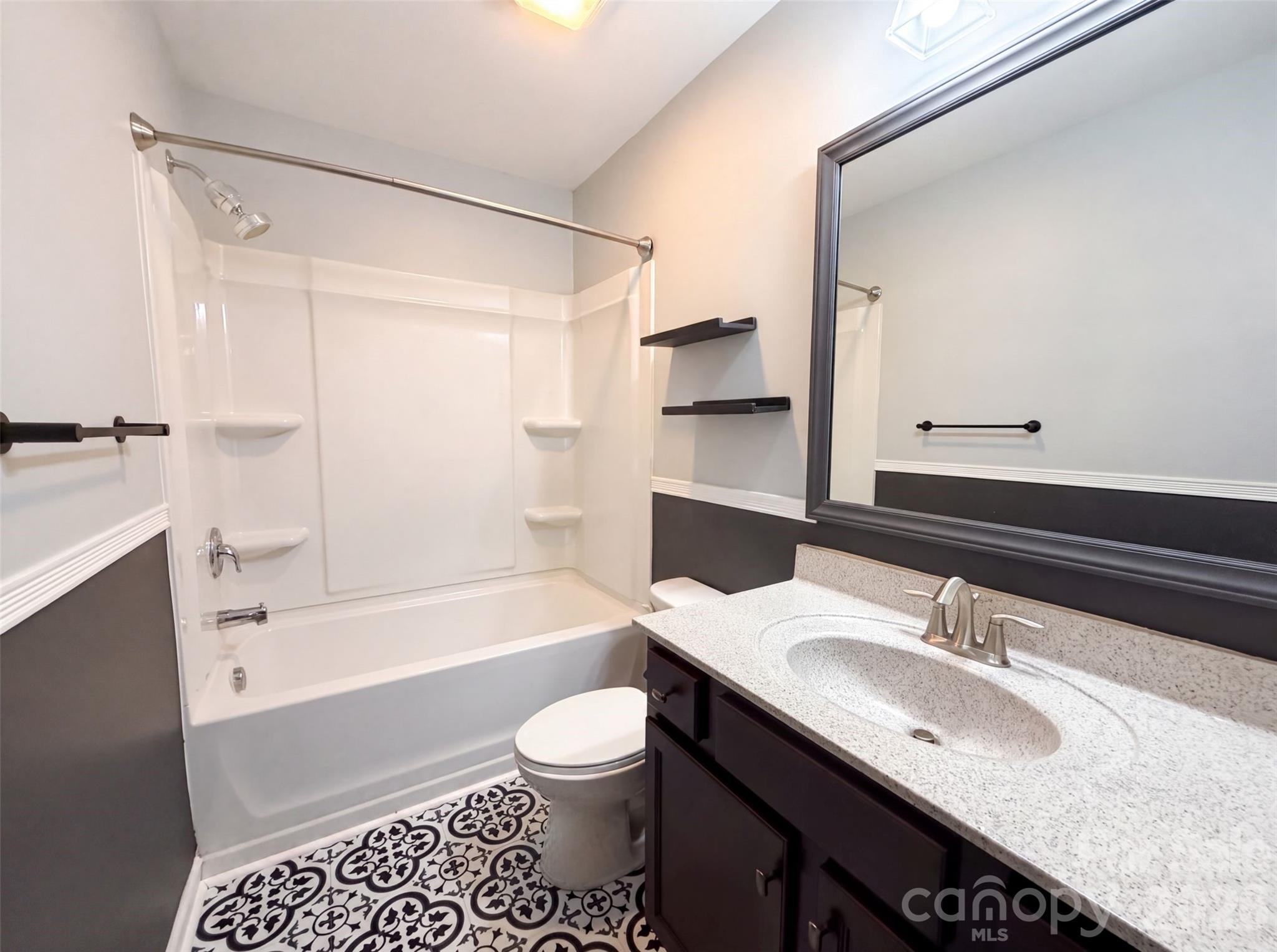 Single Family Residence at 2618 Courtland Drive, Clover, photo 14 of 17