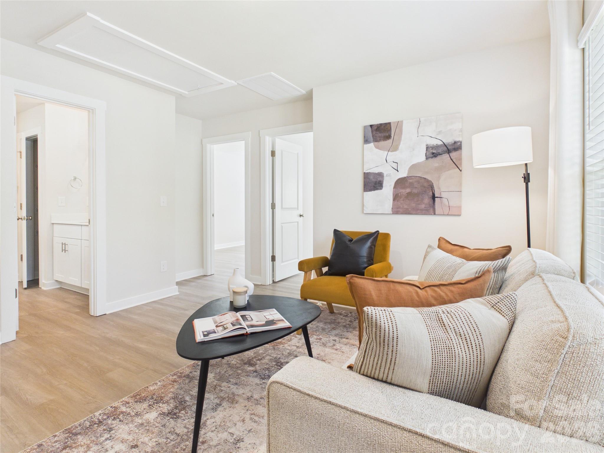 Loft - 105 Dilling Street N, Kings Mountain