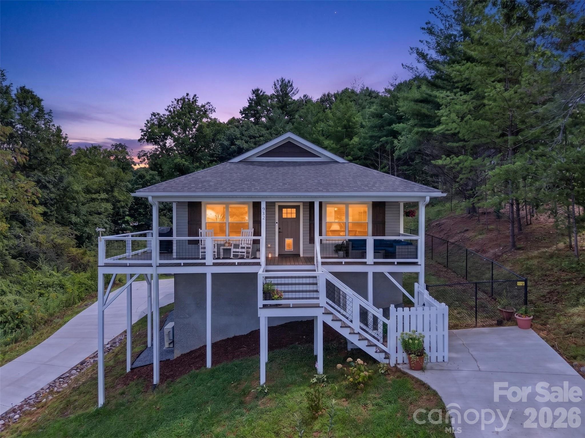 Single Family Residence at 932 Morlin Acres Drive, Marshall, photo 2 of 47