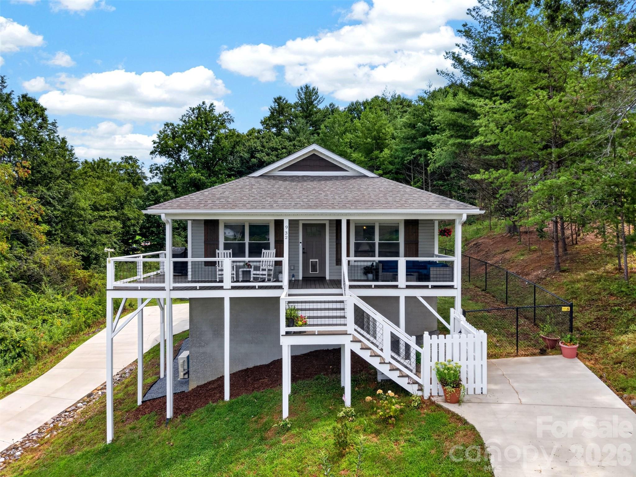 Single Family Residence at 932 Morlin Acres Drive, Marshall, photo 3 of 47