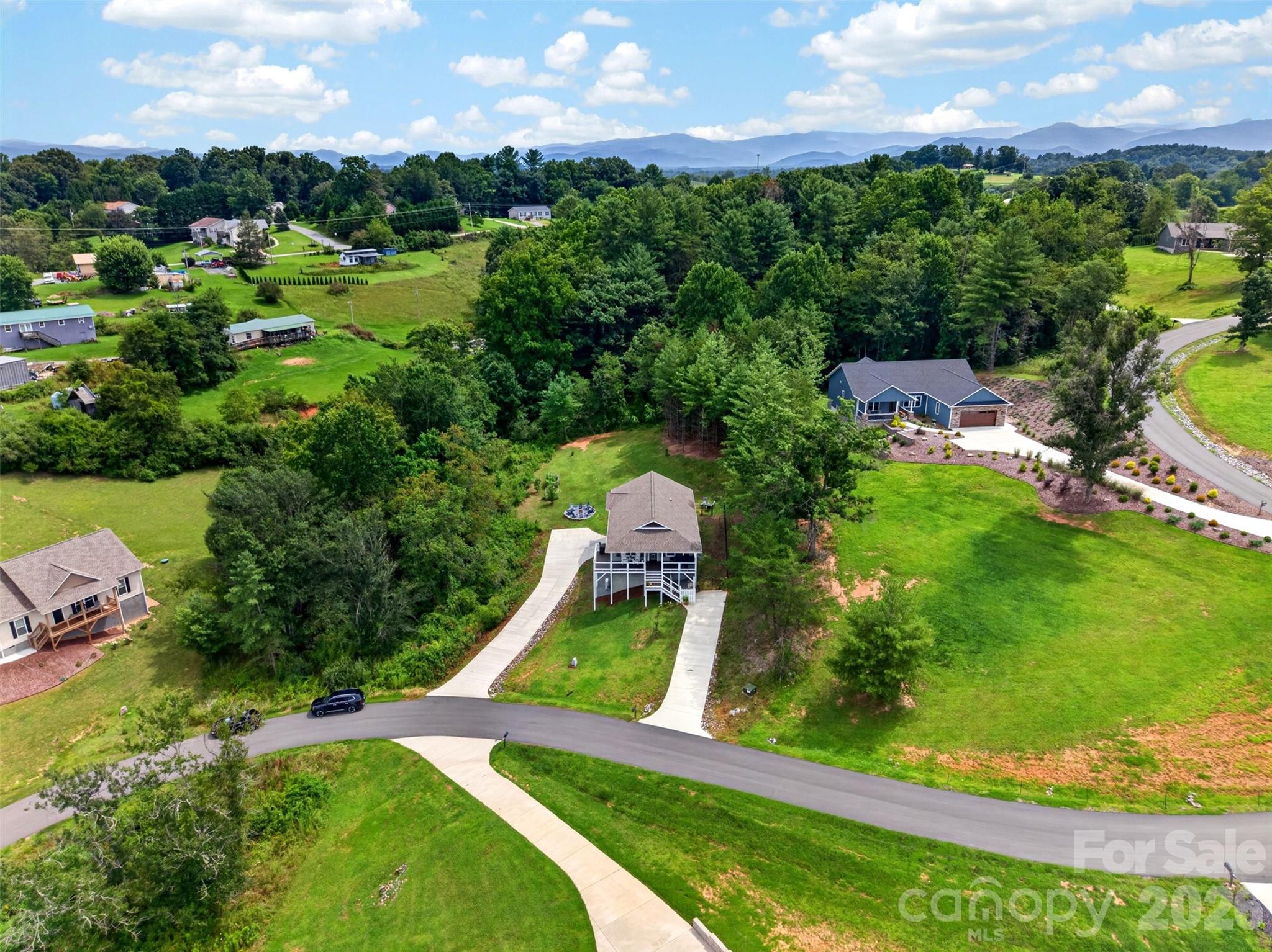 Single Family Residence at 932 Morlin Acres Drive, Marshall, photo 6 of 47