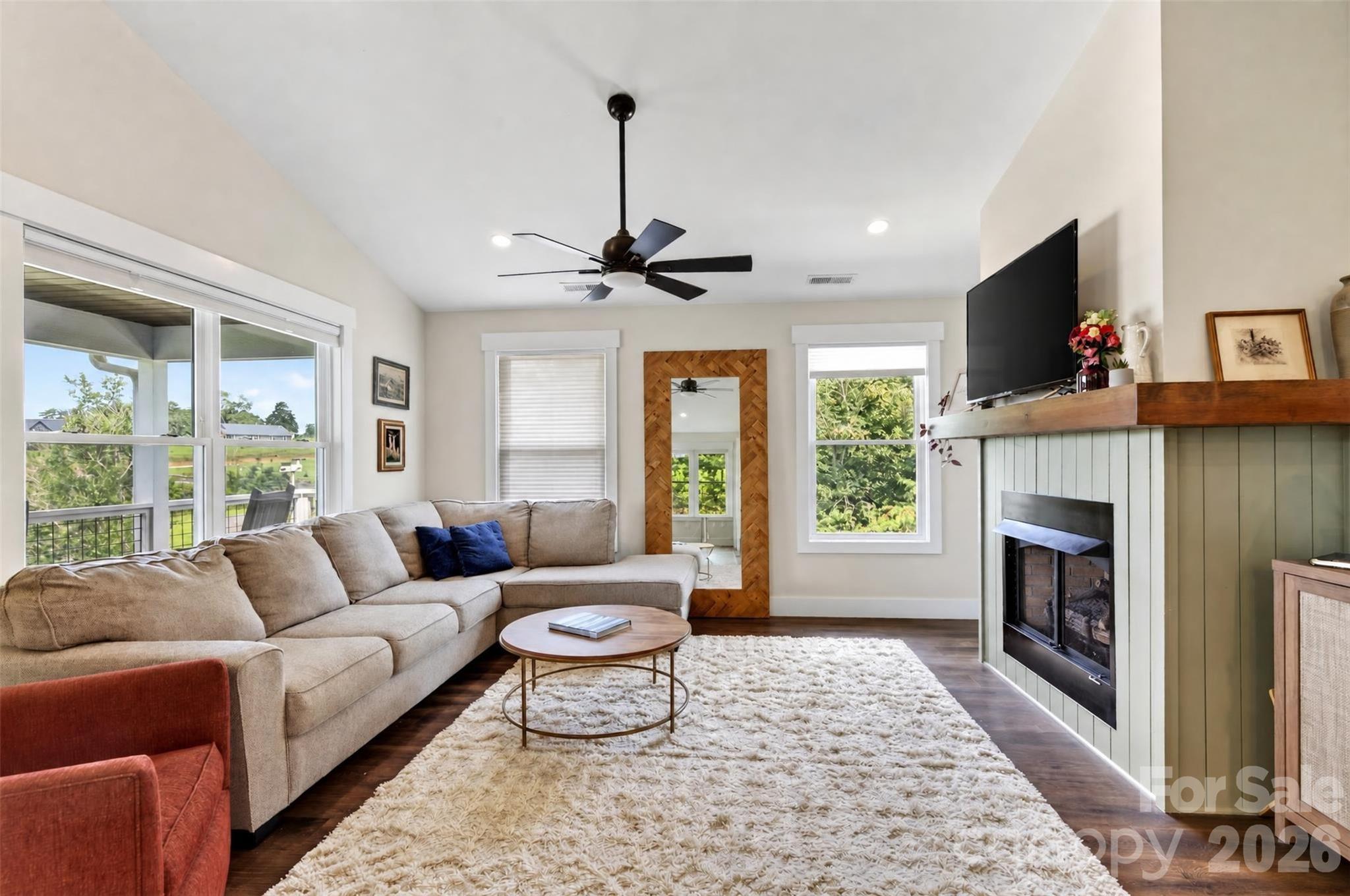 Single Family Residence at 932 Morlin Acres Drive, Marshall, photo 8 of 47