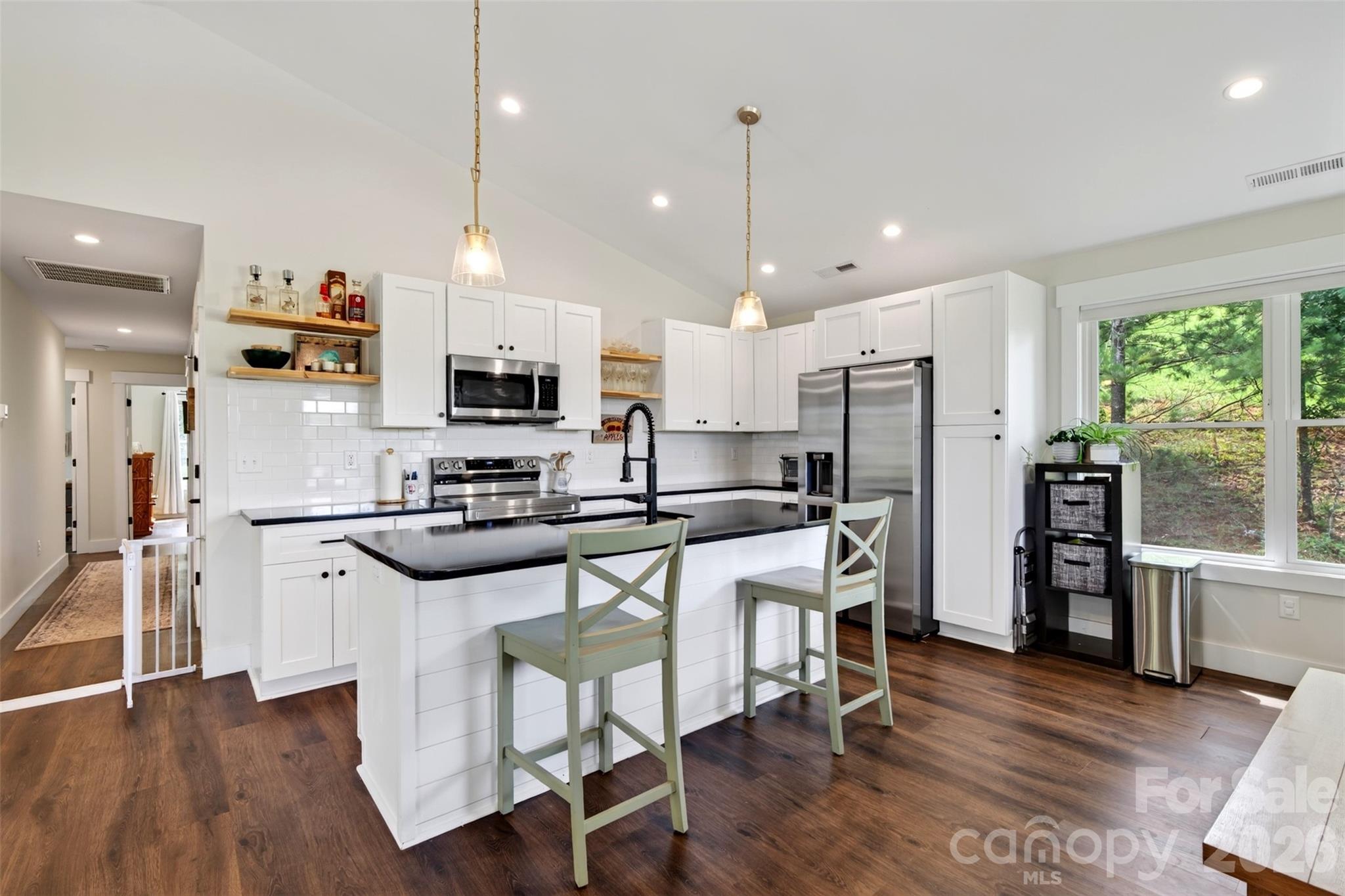Single Family Residence at 932 Morlin Acres Drive, Marshall, photo 10 of 47