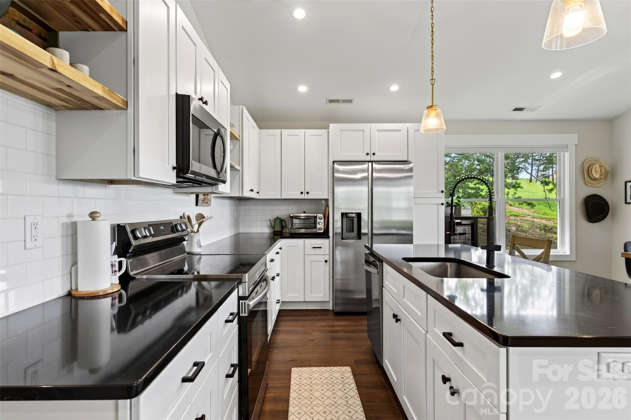 Single Family Residence at 932 Morlin Acres Drive, Marshall, photo 12 of 47