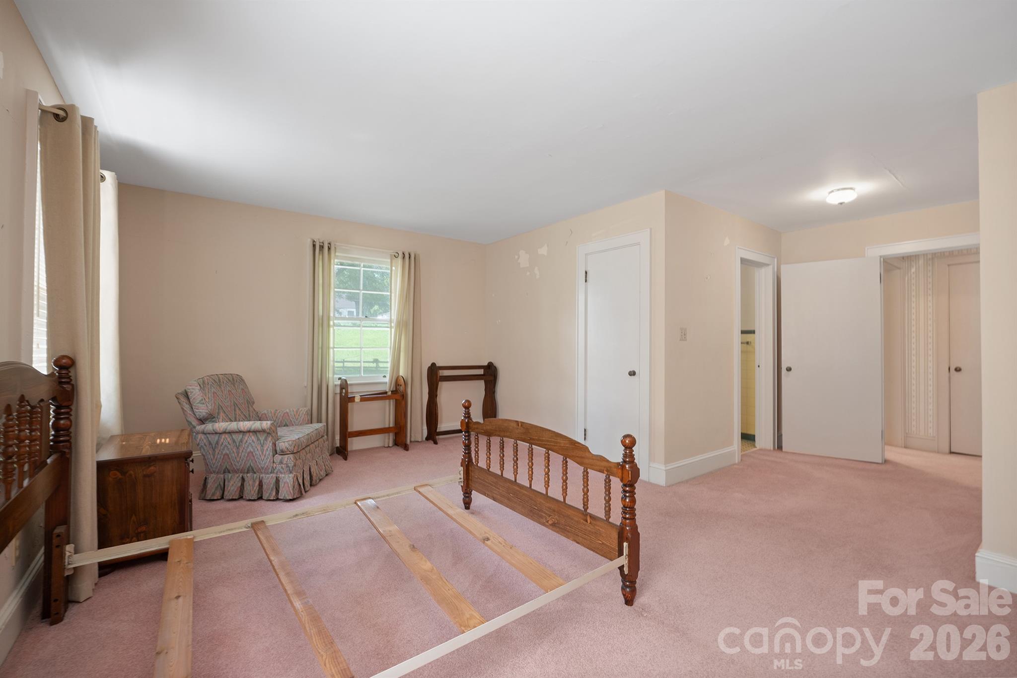 Single Family Residence at 17 E Murray Street, Maiden, photo 20 of 33