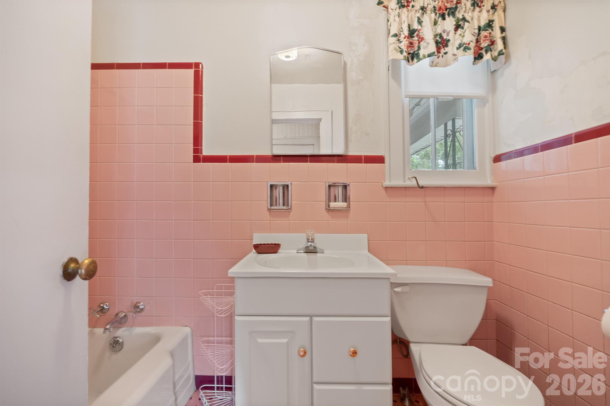 Single Family Residence at 17 E Murray Street, Maiden, photo 28 of 33