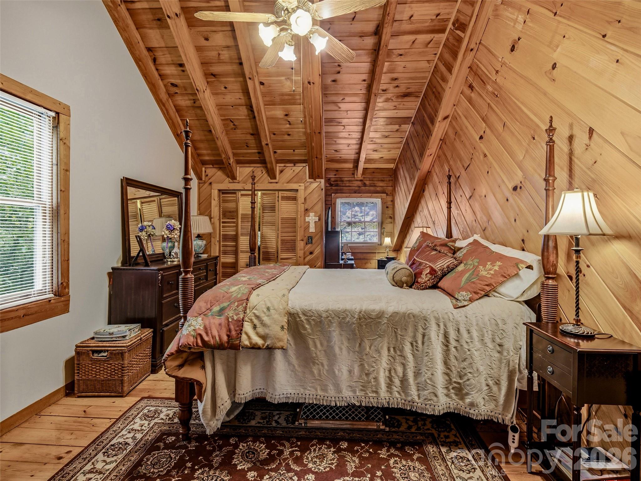 Third level bedroom perfect for private primary - 696 Top Of The Mountain Road, Hendersonville