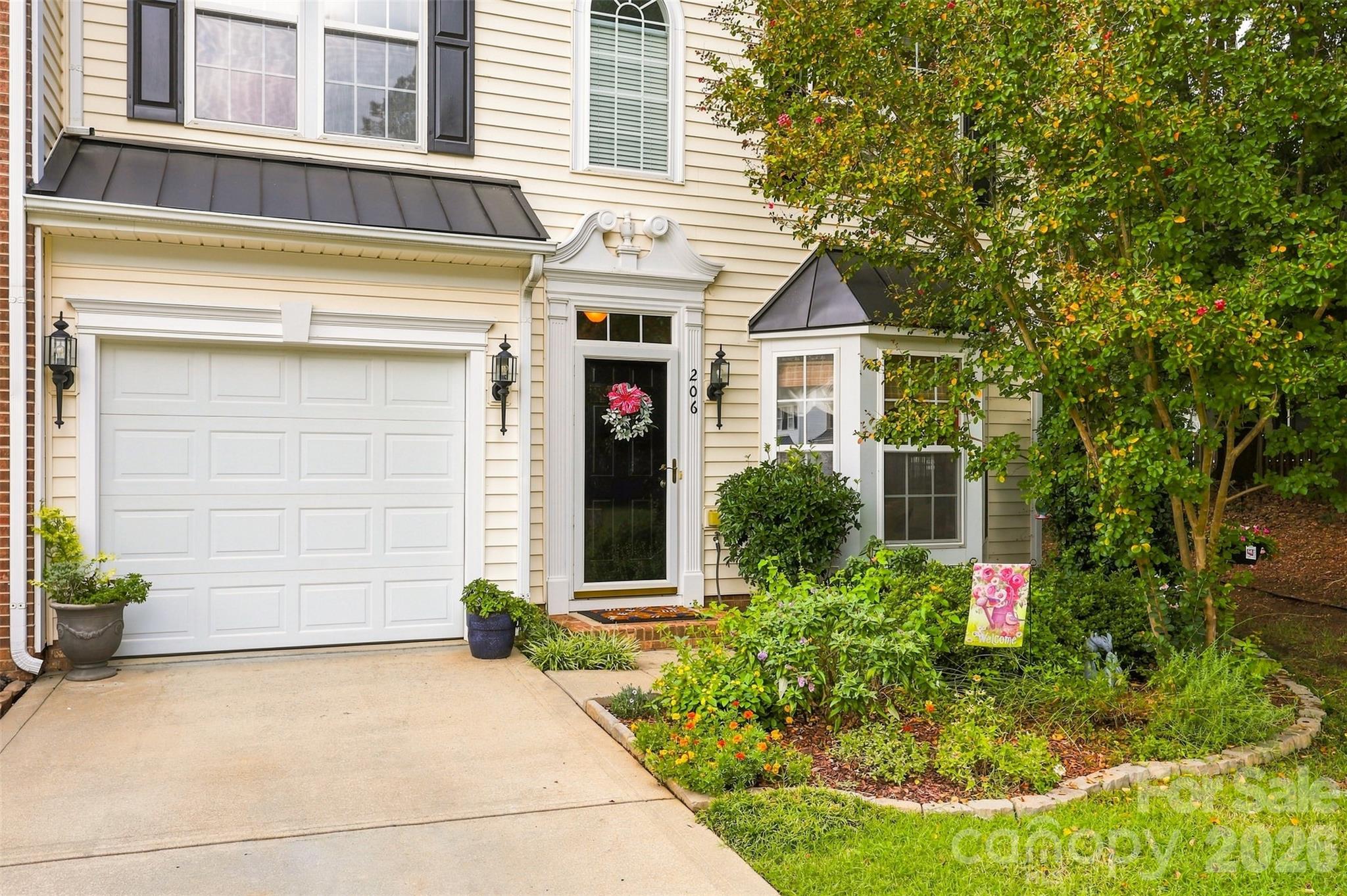 Townhouse at 206 Horizon Circle, Rock Hill, photo 3 of 47