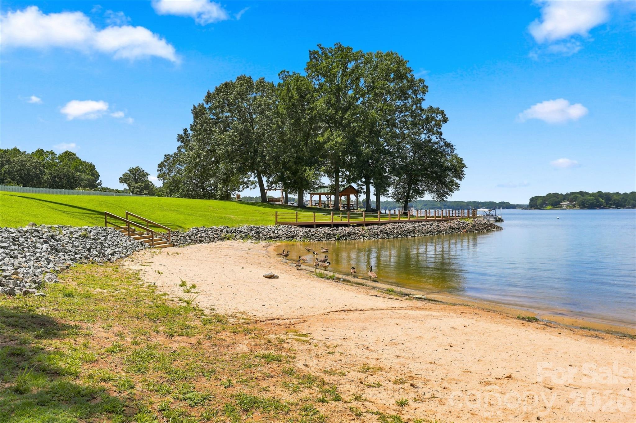 Private beach - 206 Horizon Circle, Rock Hill