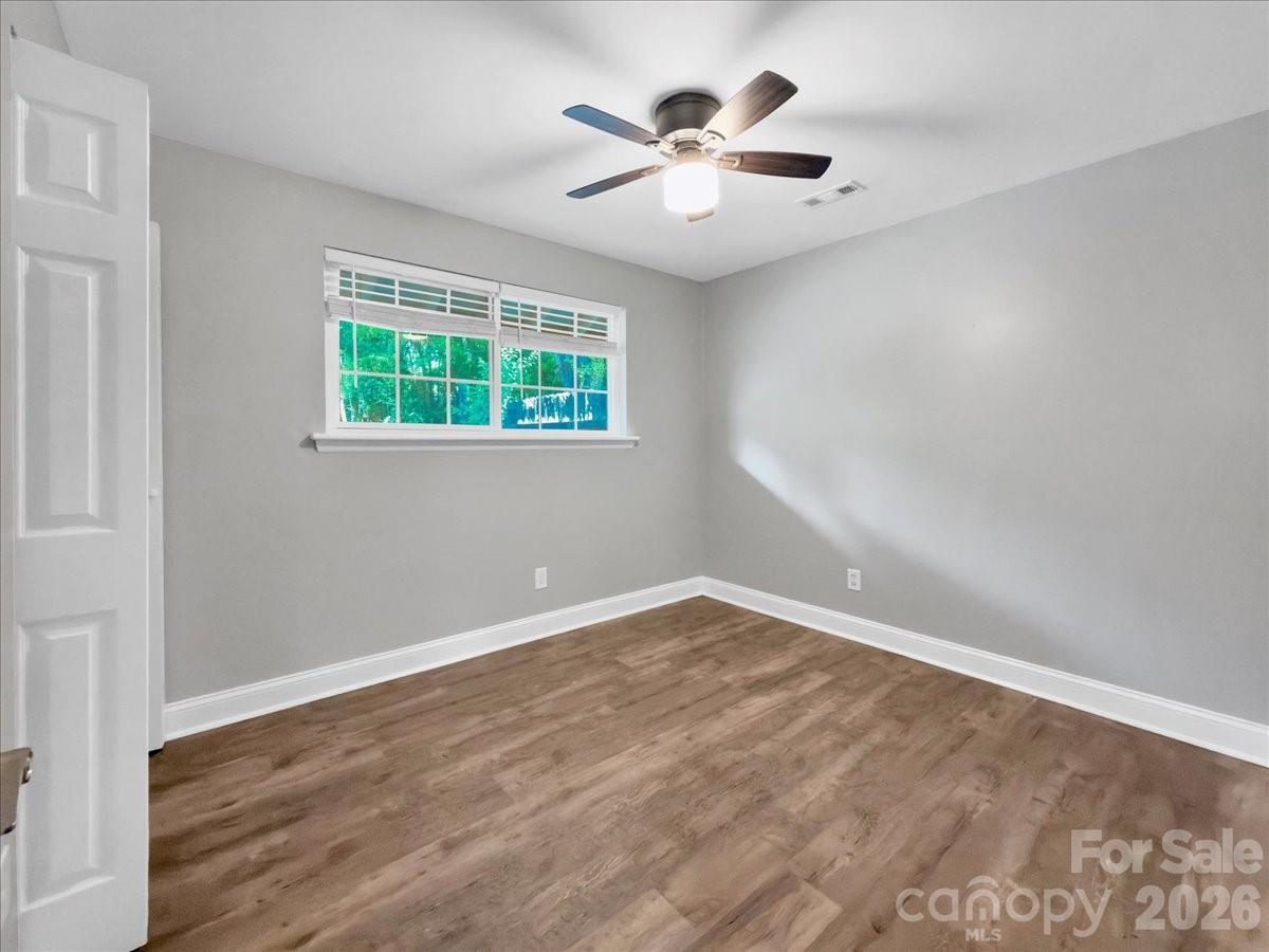Single Family Residence at 1926 Tyvola Road, Charlotte, photo 15 of 23