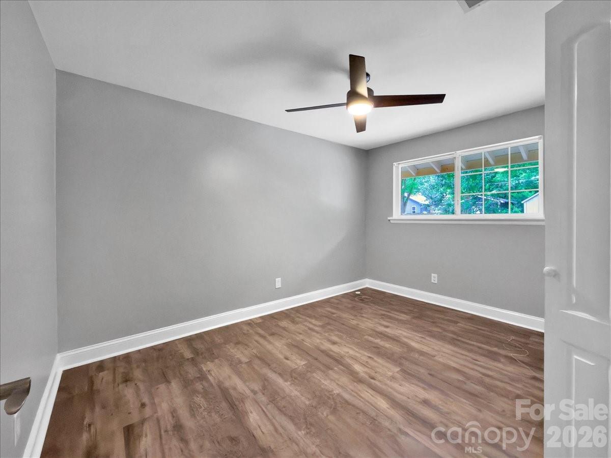 Single Family Residence at 1926 Tyvola Road, Charlotte, photo 16 of 23
