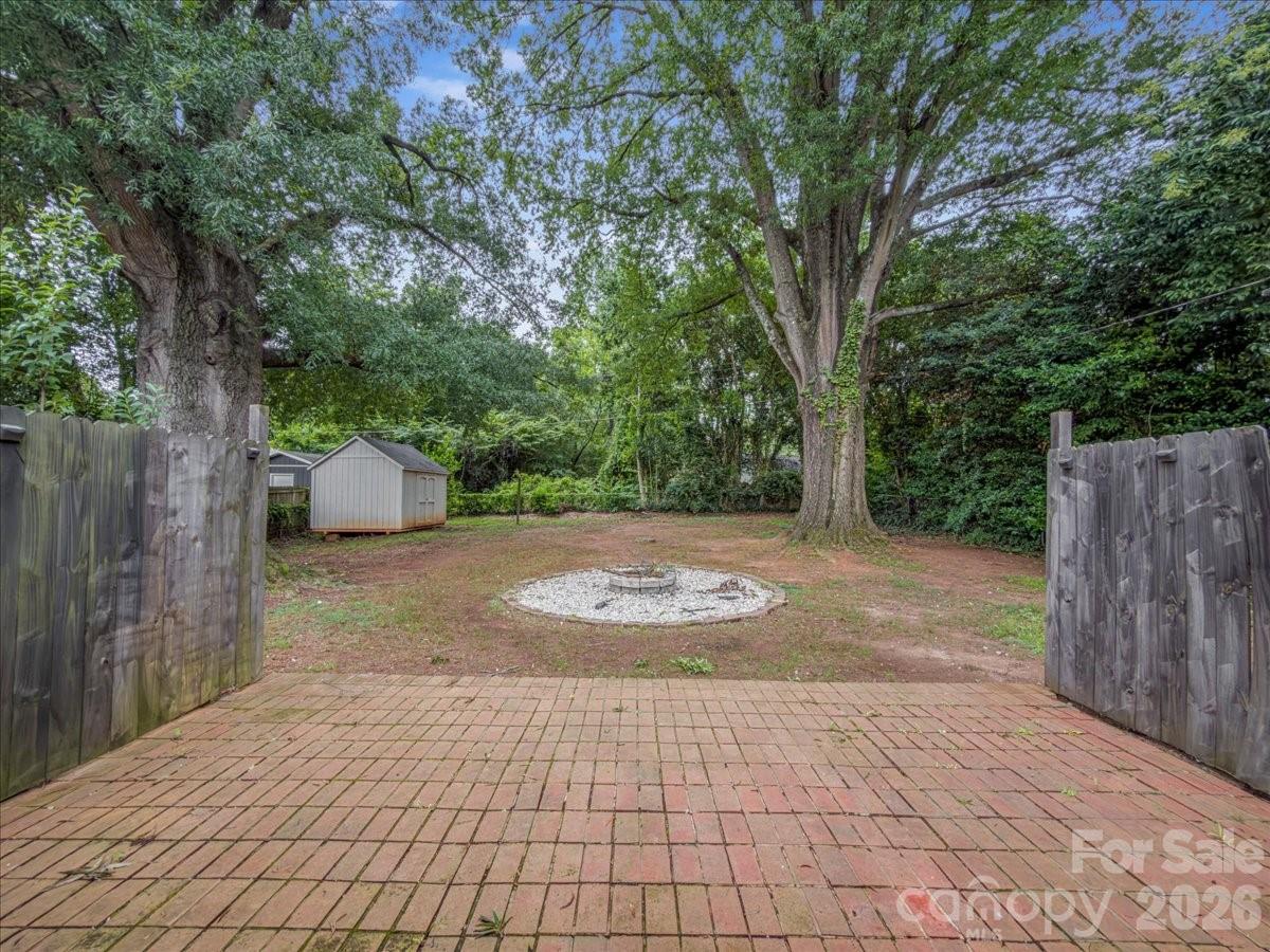 Single Family Residence at 1926 Tyvola Road, Charlotte, photo 20 of 23