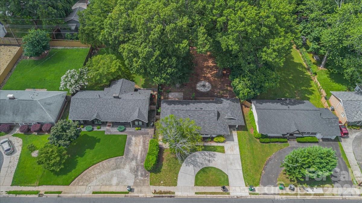 Single Family Residence at 1926 Tyvola Road, Charlotte, photo 22 of 23