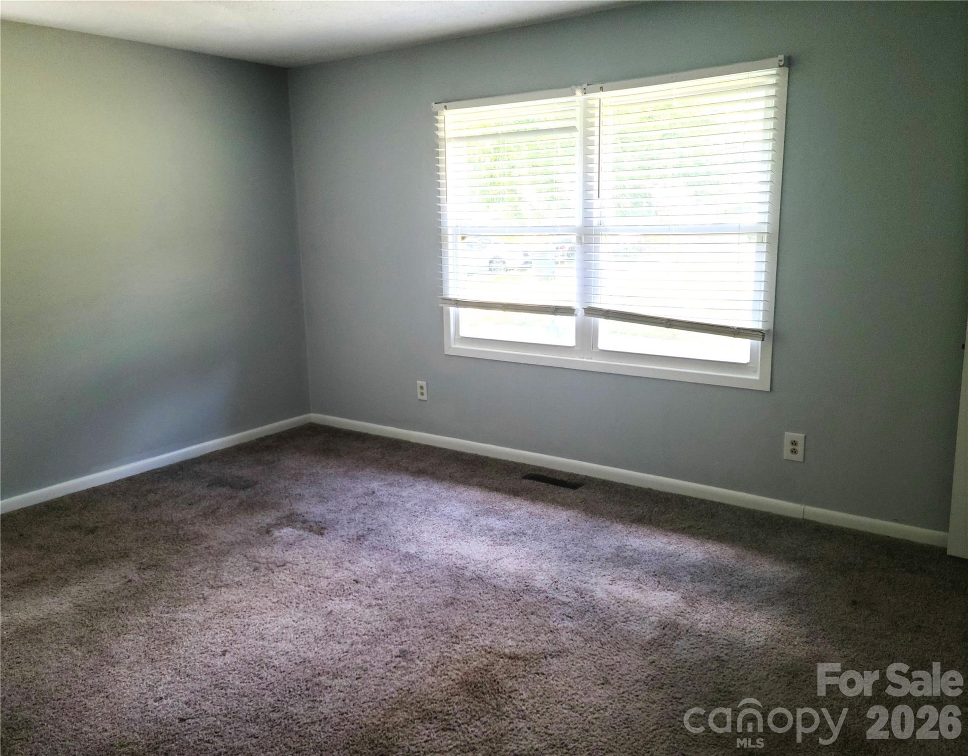 Single Family Residence at 2230 Kenwood Drive, Kannapolis, photo 5 of 13