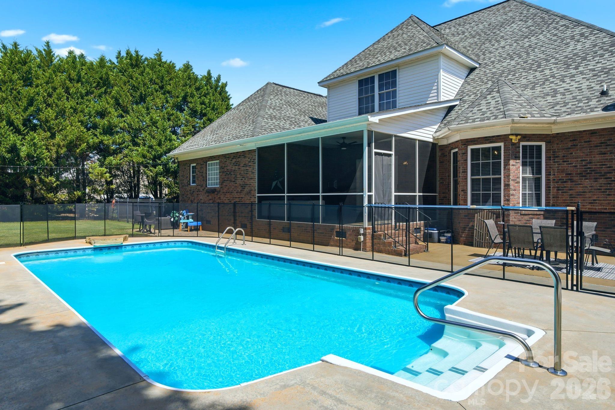Single Family Residence at 535 Hallman Drive, Rock Hill, photo 3 of 48