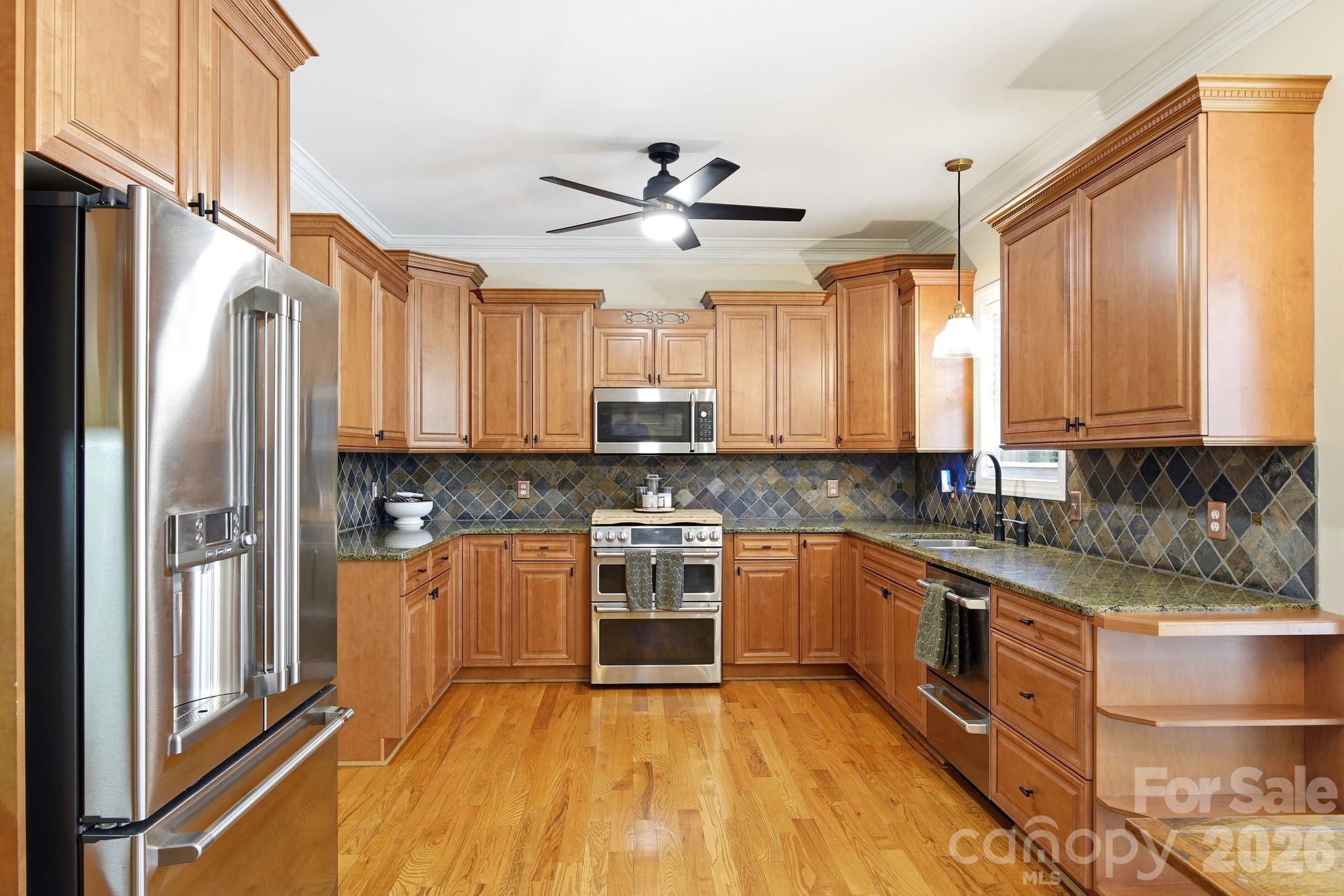 Single Family Residence at 535 Hallman Drive, Rock Hill, photo 9 of 48