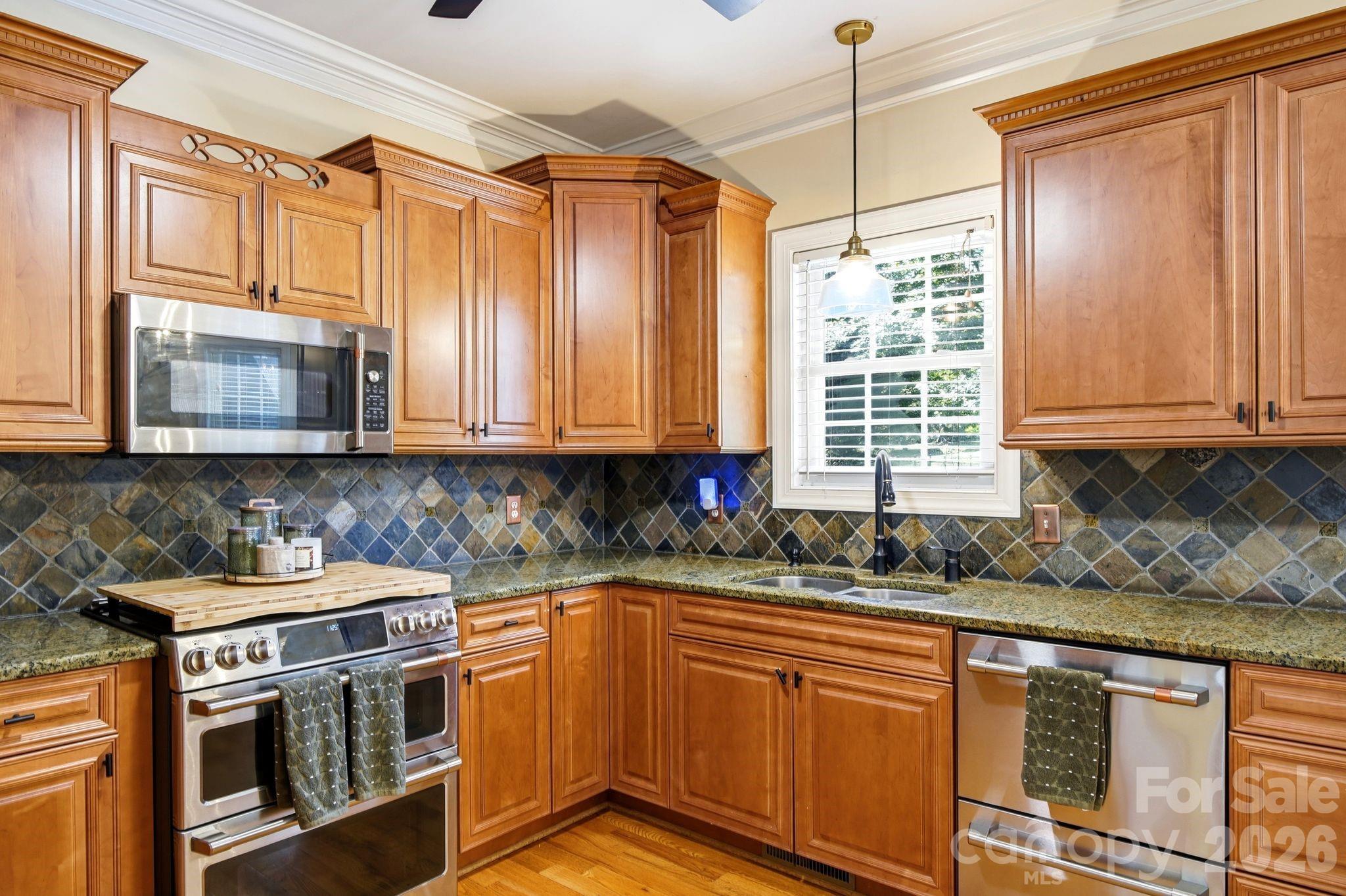 Single Family Residence at 535 Hallman Drive, Rock Hill, photo 11 of 48