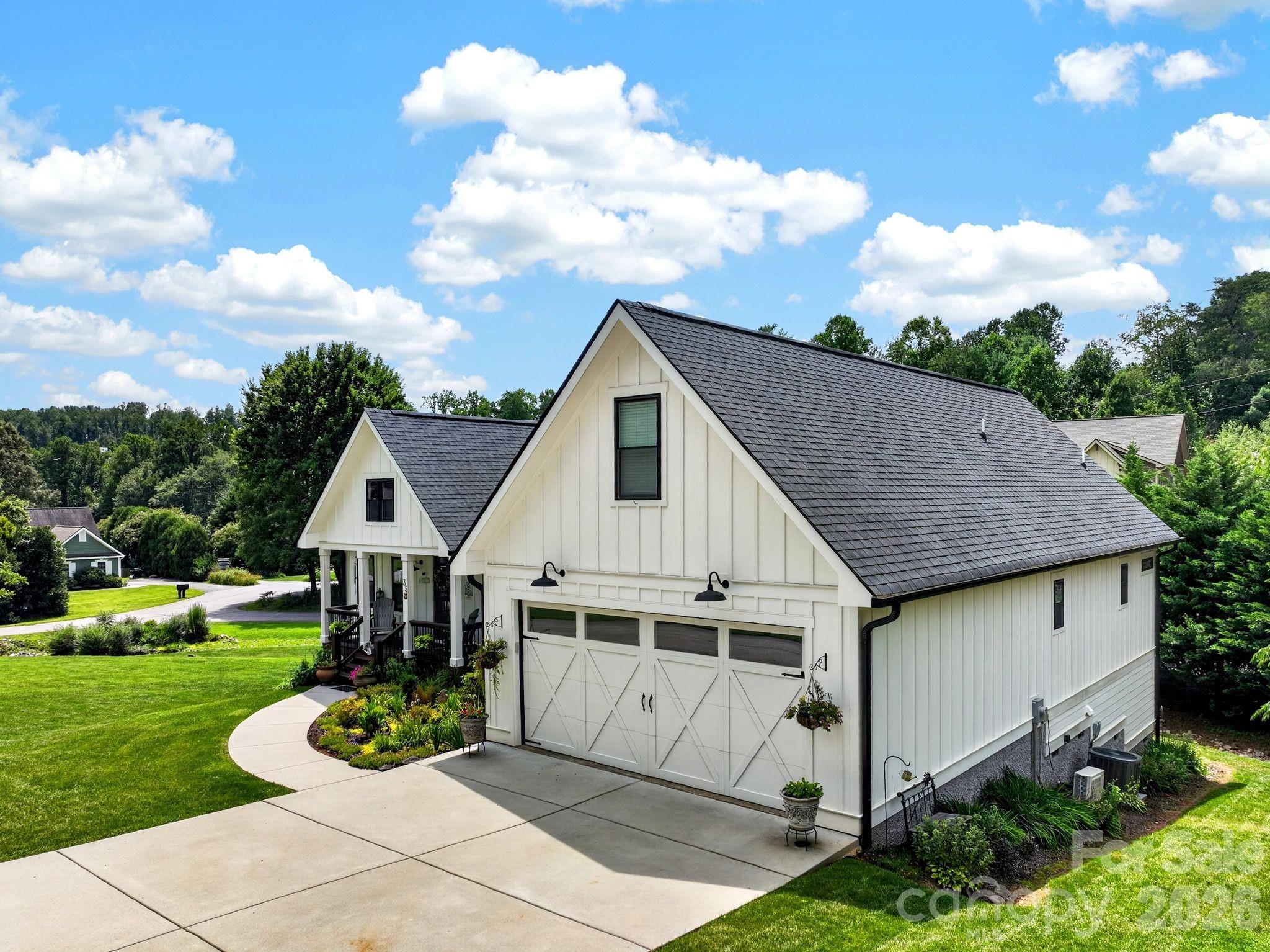 Single Family Residence at 35 Meadow Haven Court, Mills River, photo 4 of 45