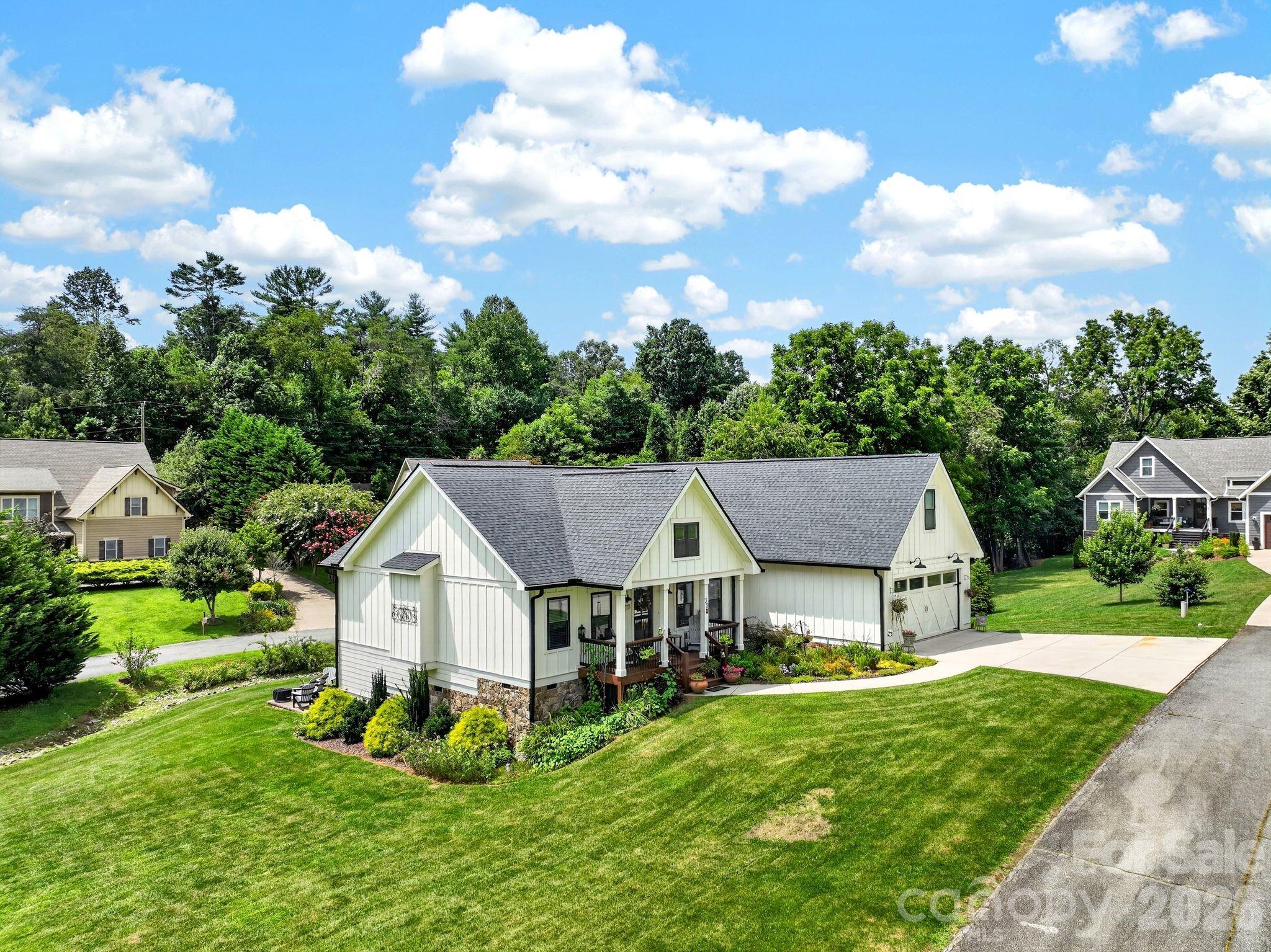 Single Family Residence at 35 Meadow Haven Court, Mills River, photo 5 of 45
