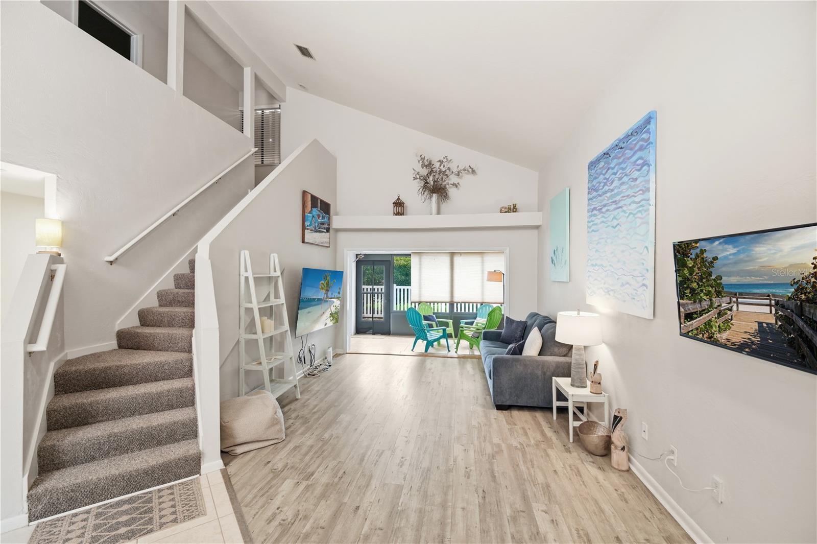 Living/Staircase - 56 LAKE FOREST PL, PALM COAST