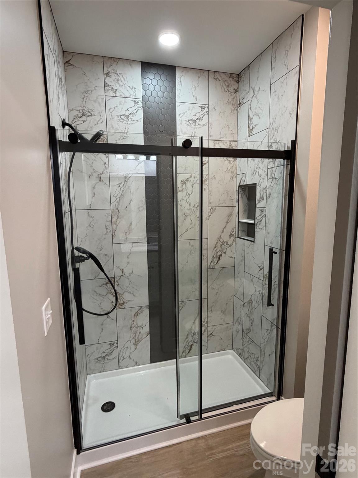 Walk in shower - 1135 Pinebrook Avenue SE, Valdese