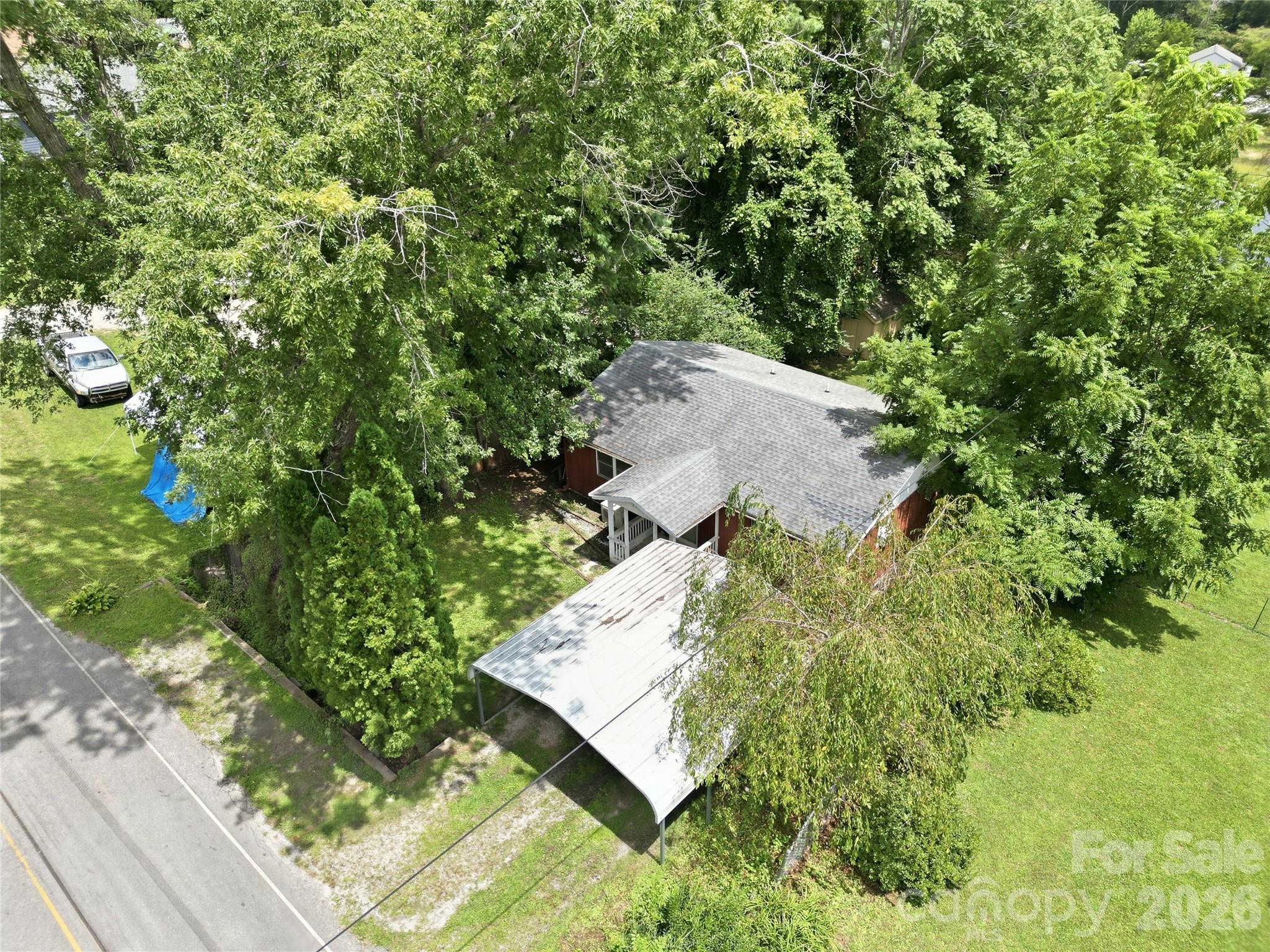 Single Family Residence at 307 Beverly Avenue, Hendersonville, photo 3 of 32
