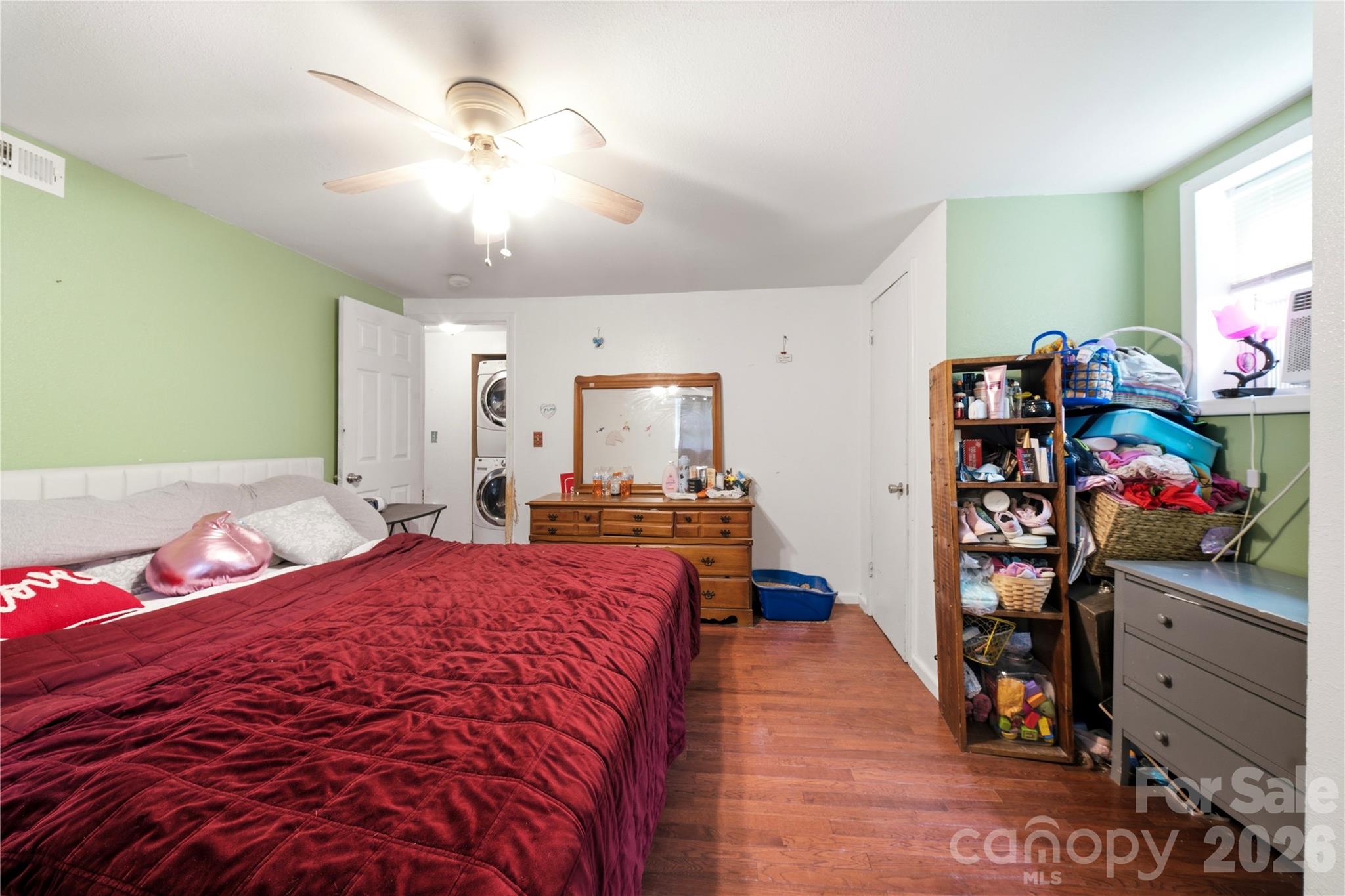 Single Family Residence at 307 Beverly Avenue, Hendersonville, photo 10 of 32