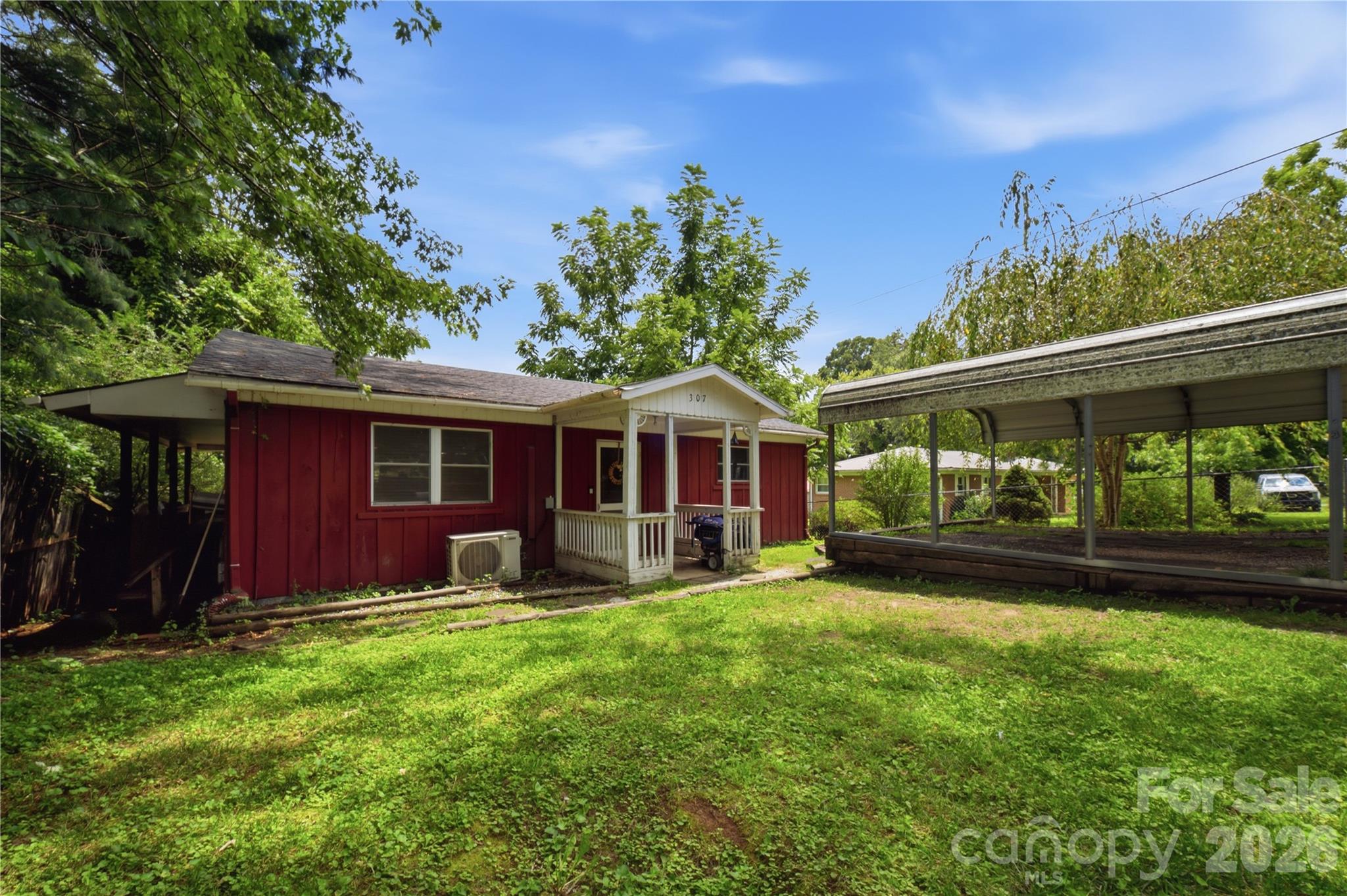 Single Family Residence at 307 Beverly Avenue, Hendersonville, photo 28 of 32