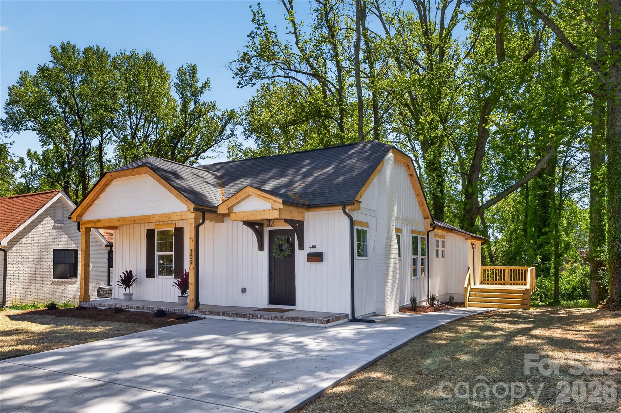 Welcome Home! - 309 W Gold Street, Kings Mountain