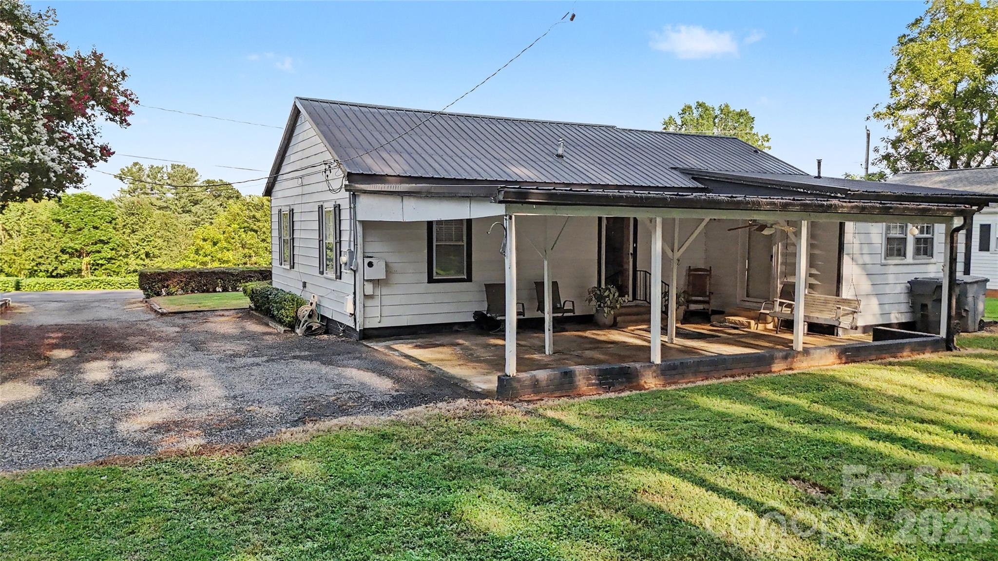 Single Family Residence at 832 Baker Street, Statesville, photo 10 of 47