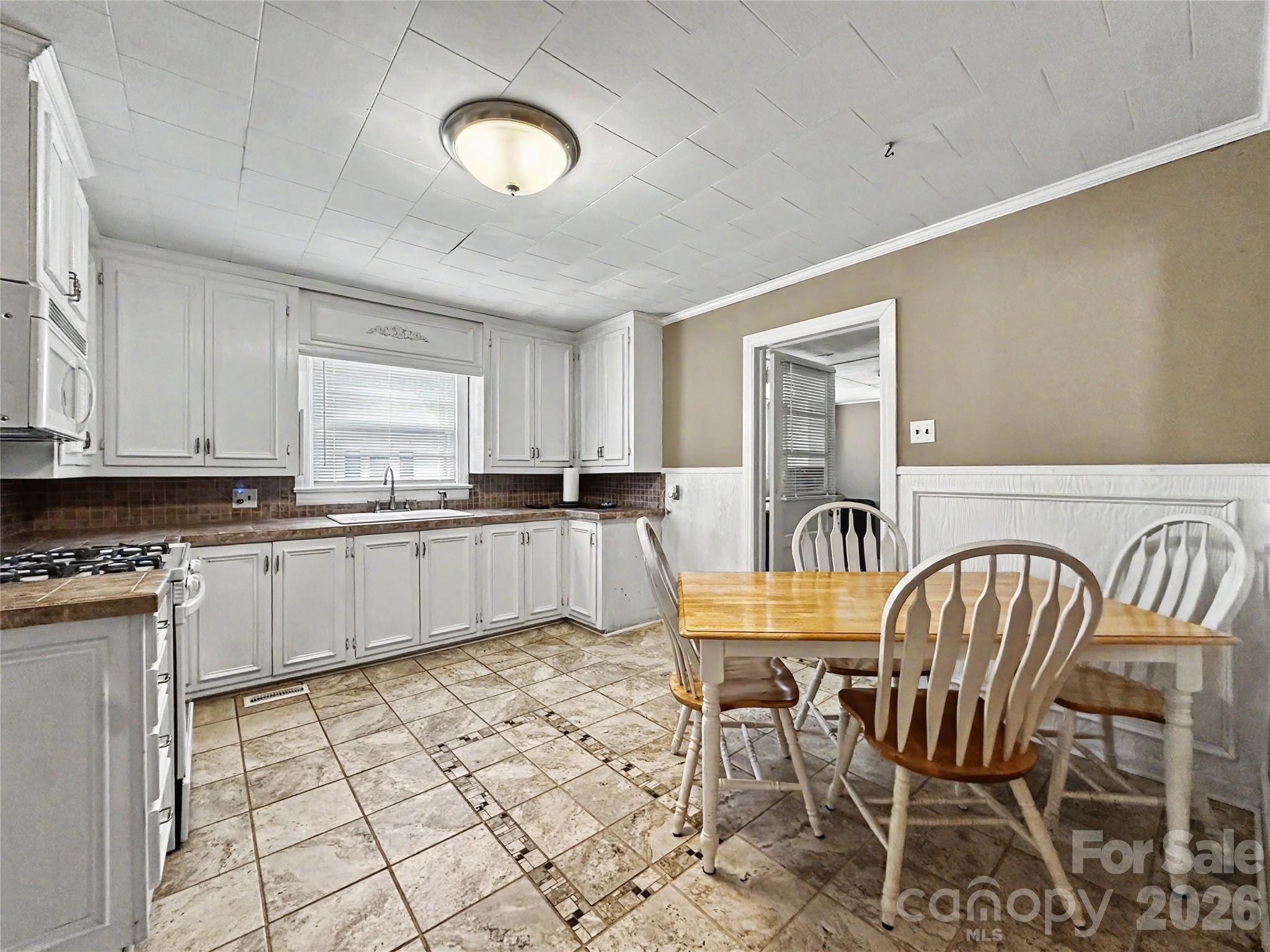 Single Family Residence at 832 Baker Street, Statesville, photo 27 of 47