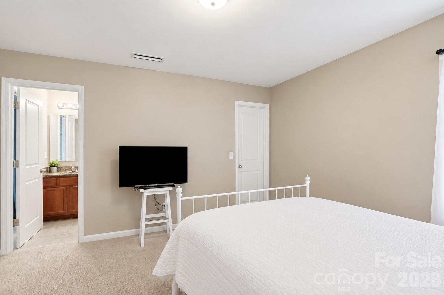 Single Family Residence at 11608 Galashiels Drive, Huntersville, photo 20 of 26