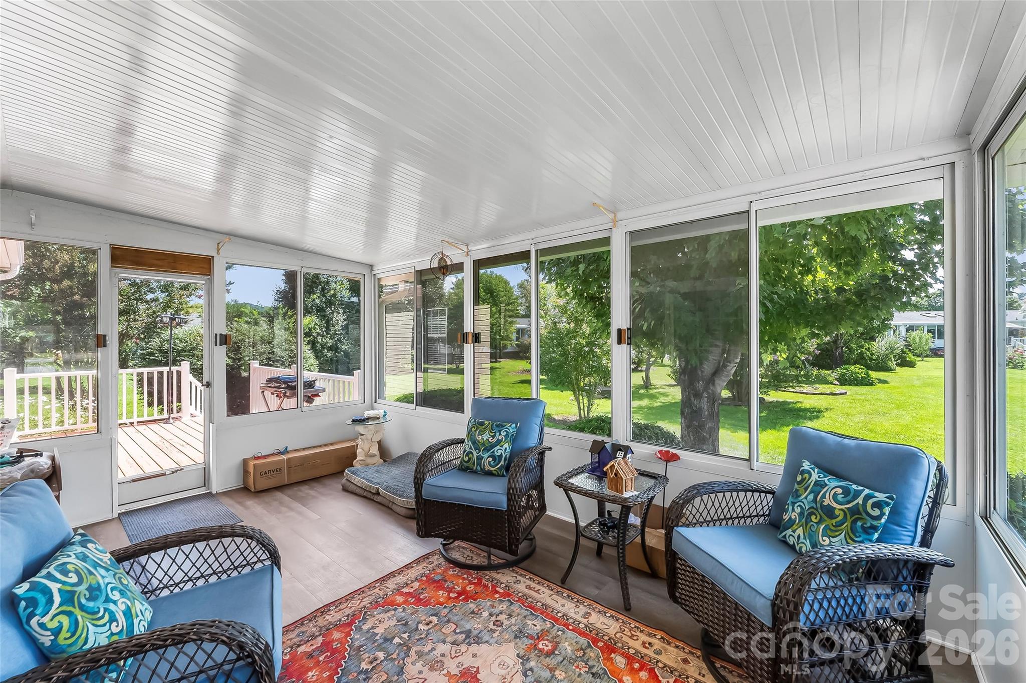 Sunroom / Screened-in porch - 208 Red Birch Court, Hendersonville