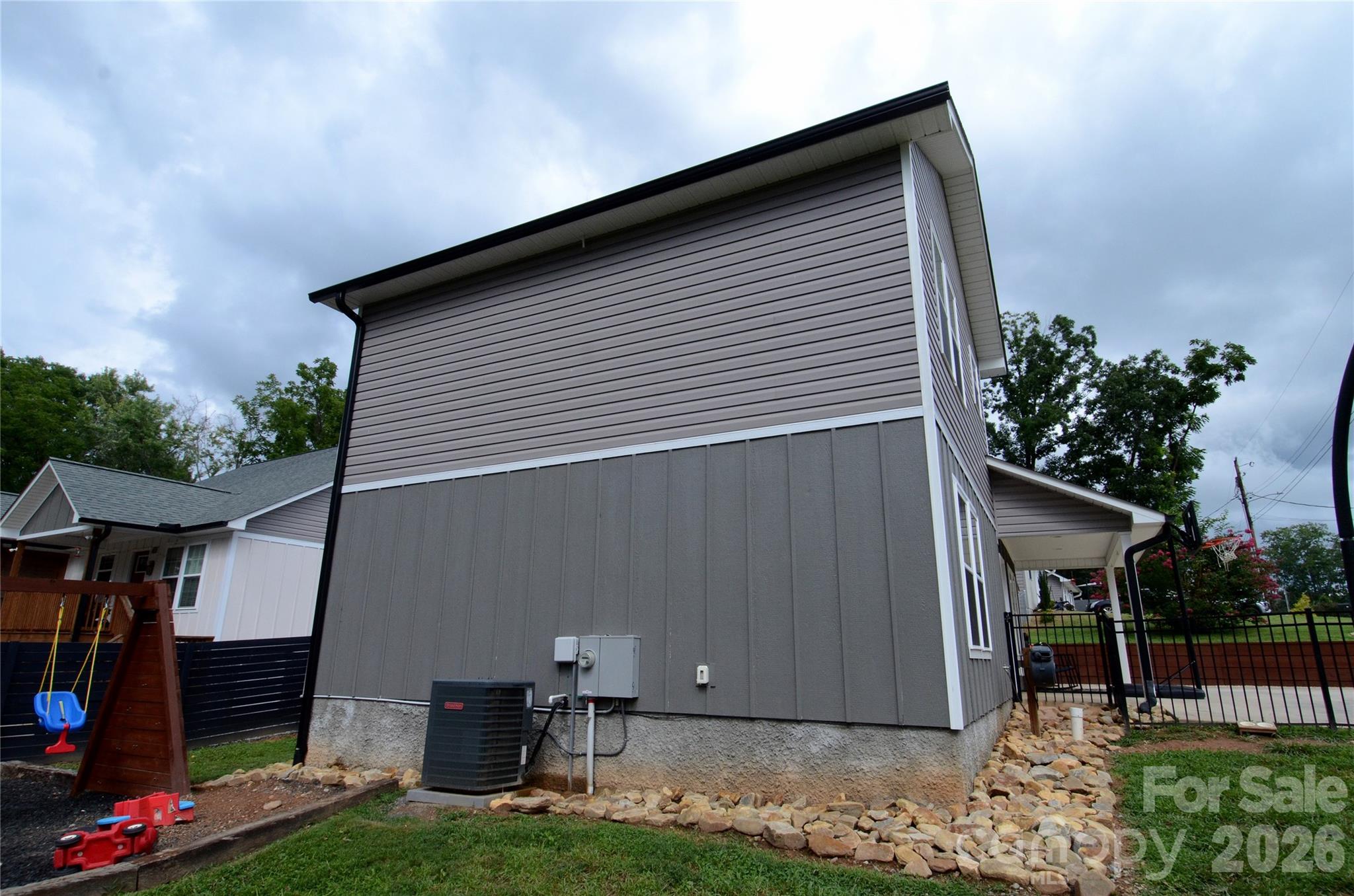 Single Family Residence at 130 Bostic Street, Marion, photo 5 of 36