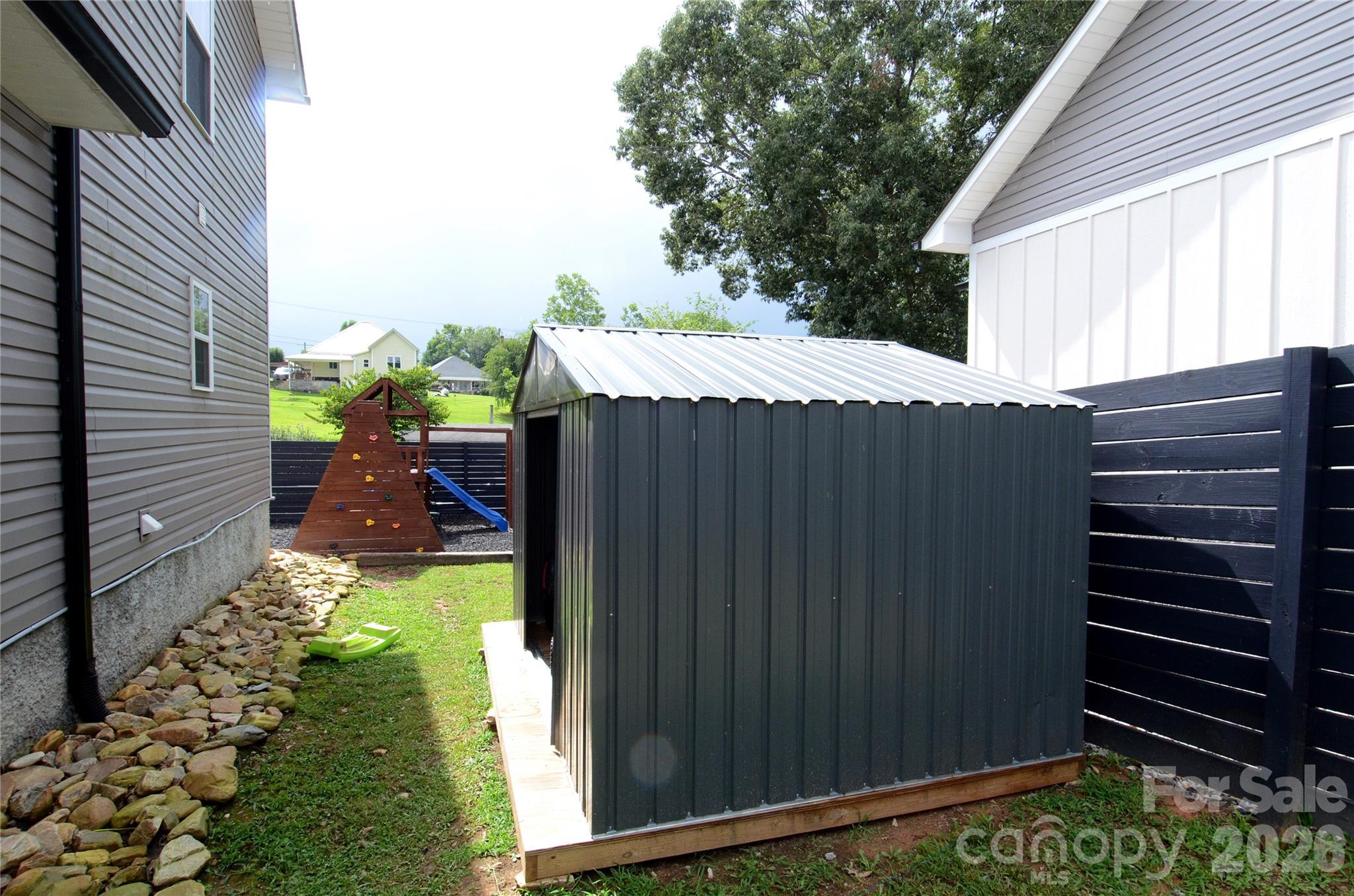 Single Family Residence at 130 Bostic Street, Marion, photo 8 of 36