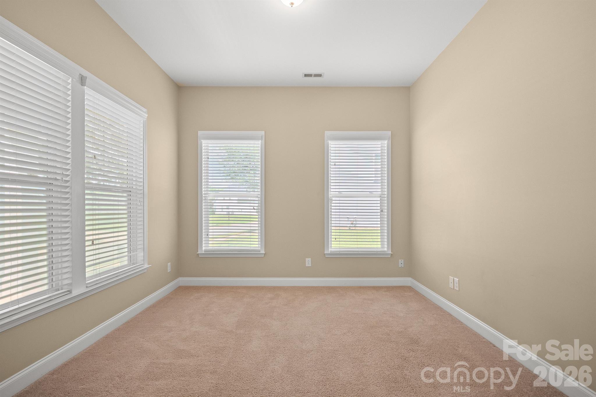 Single Family Residence at 331 Montibello Drive, Mooresville, photo 10 of 48