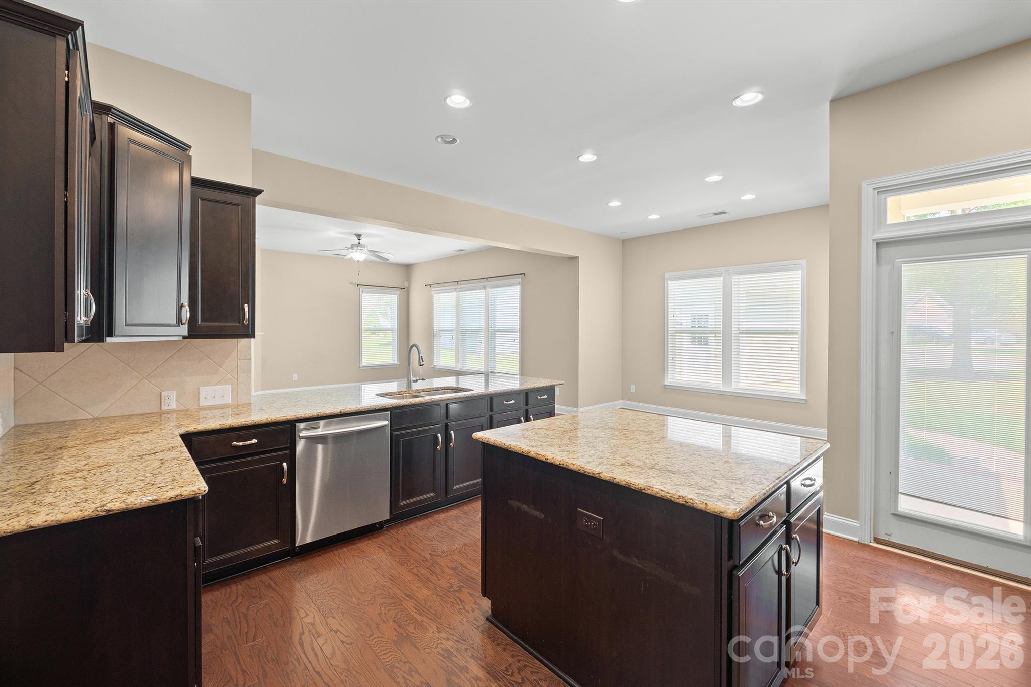 Single Family Residence at 331 Montibello Drive, Mooresville, photo 18 of 48