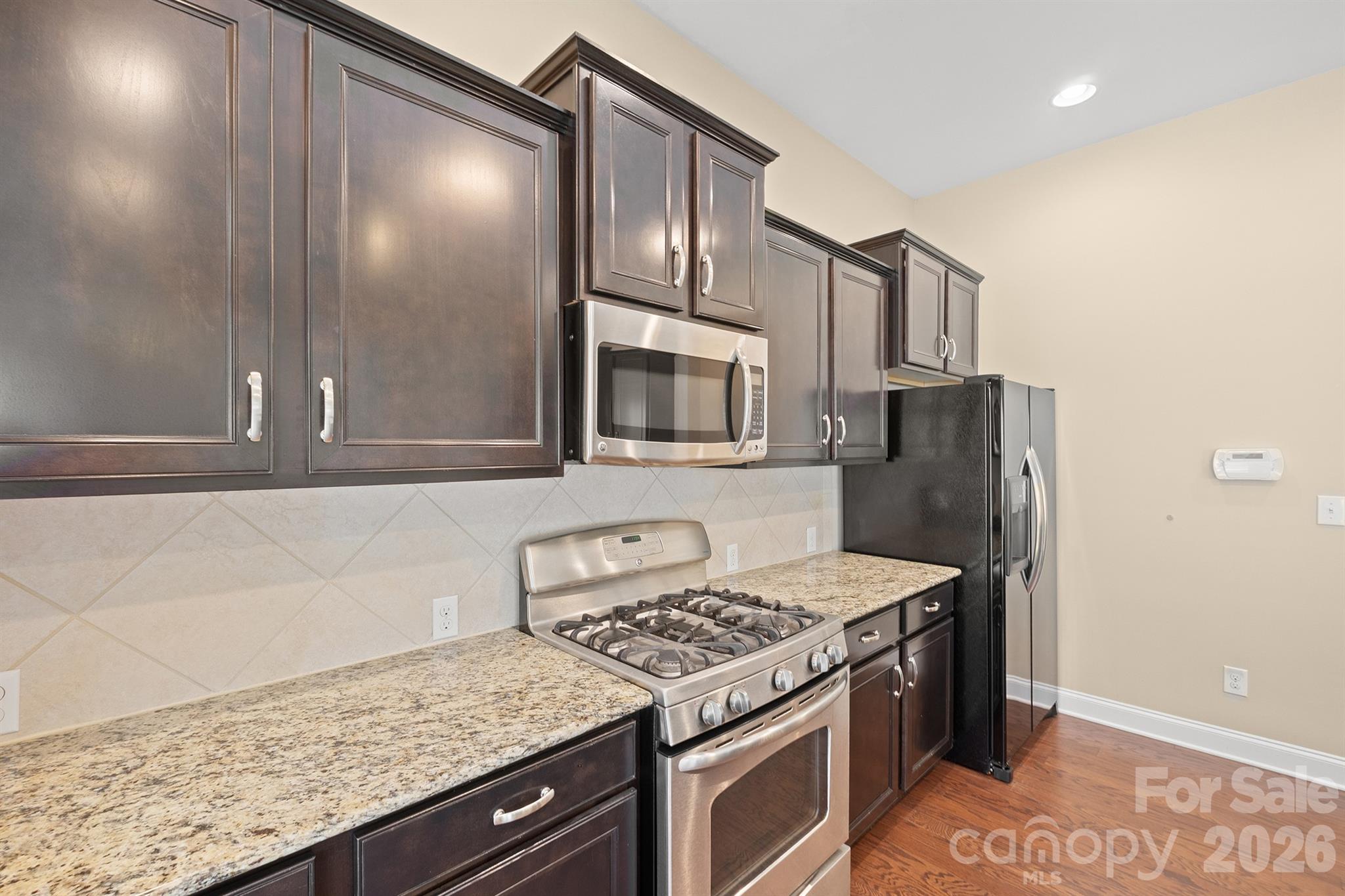 Single Family Residence at 331 Montibello Drive, Mooresville, photo 20 of 48